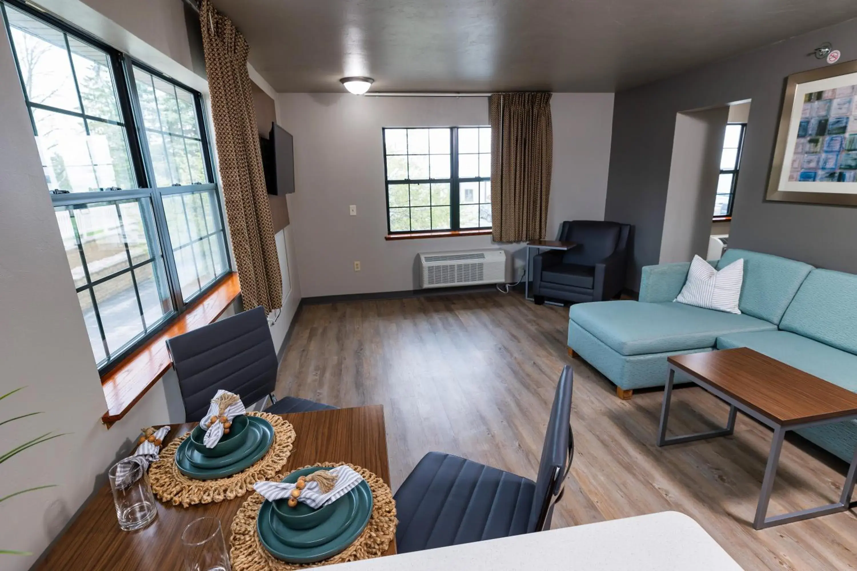 One-Bedroom King Suite in Extended Stay Airport One-Bedroom King Suite in Extended Stay Airport