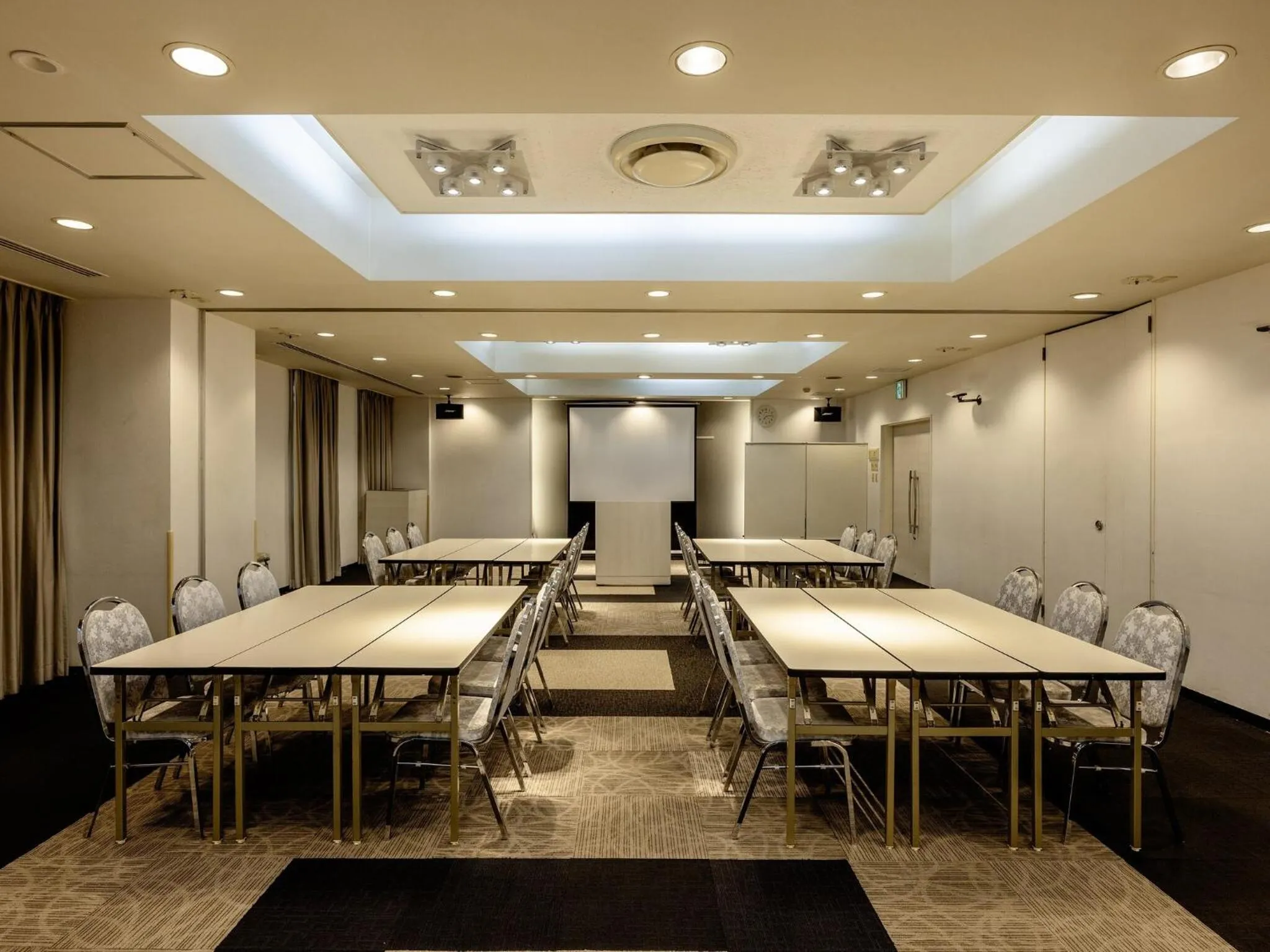Meeting/conference room in KOKO HOTEL Yokohama Tsurumi