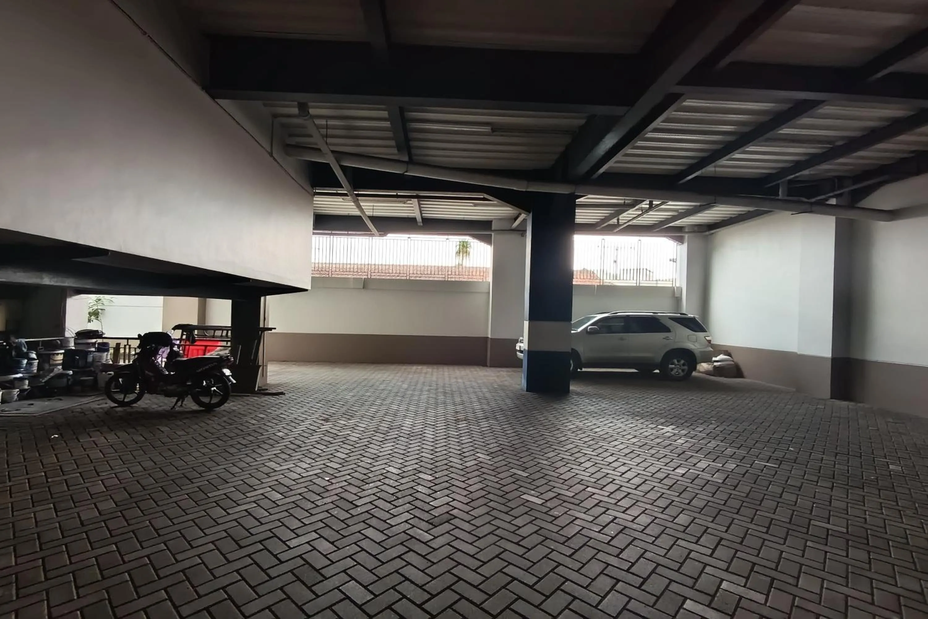 Parking in Cipto Apartment