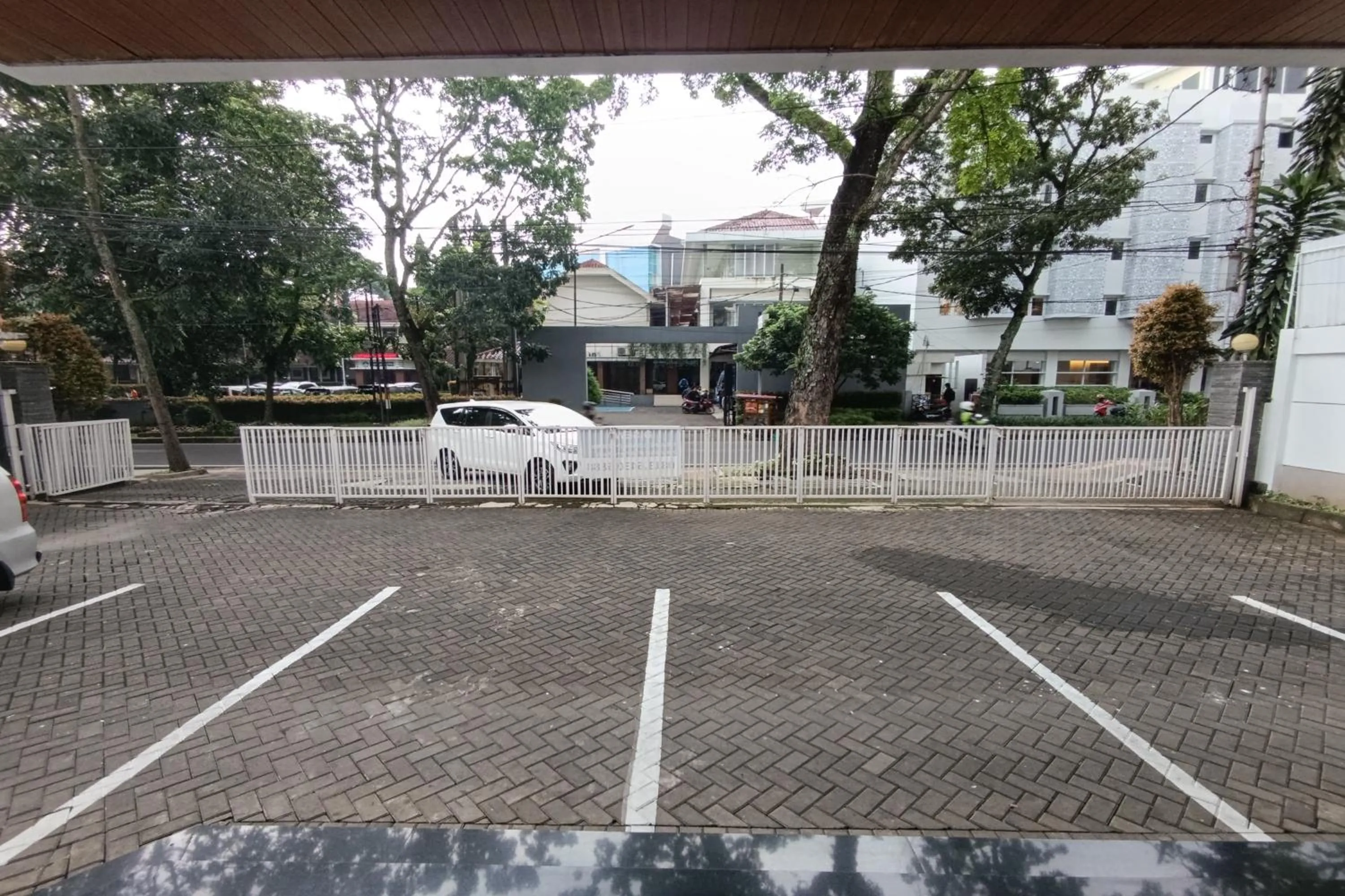 Parking in Cipto Apartment
