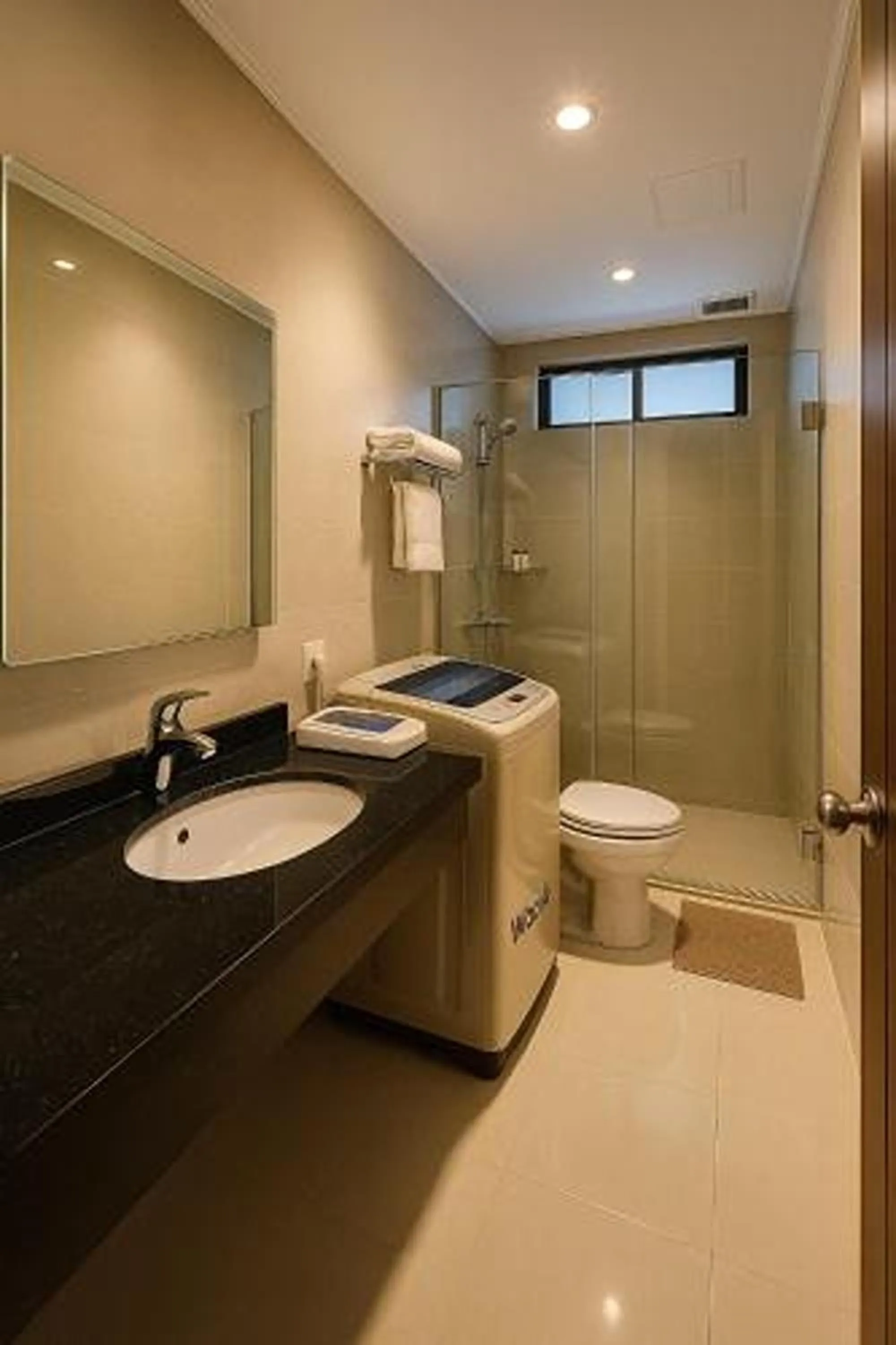 Shower in Cipto Apartment