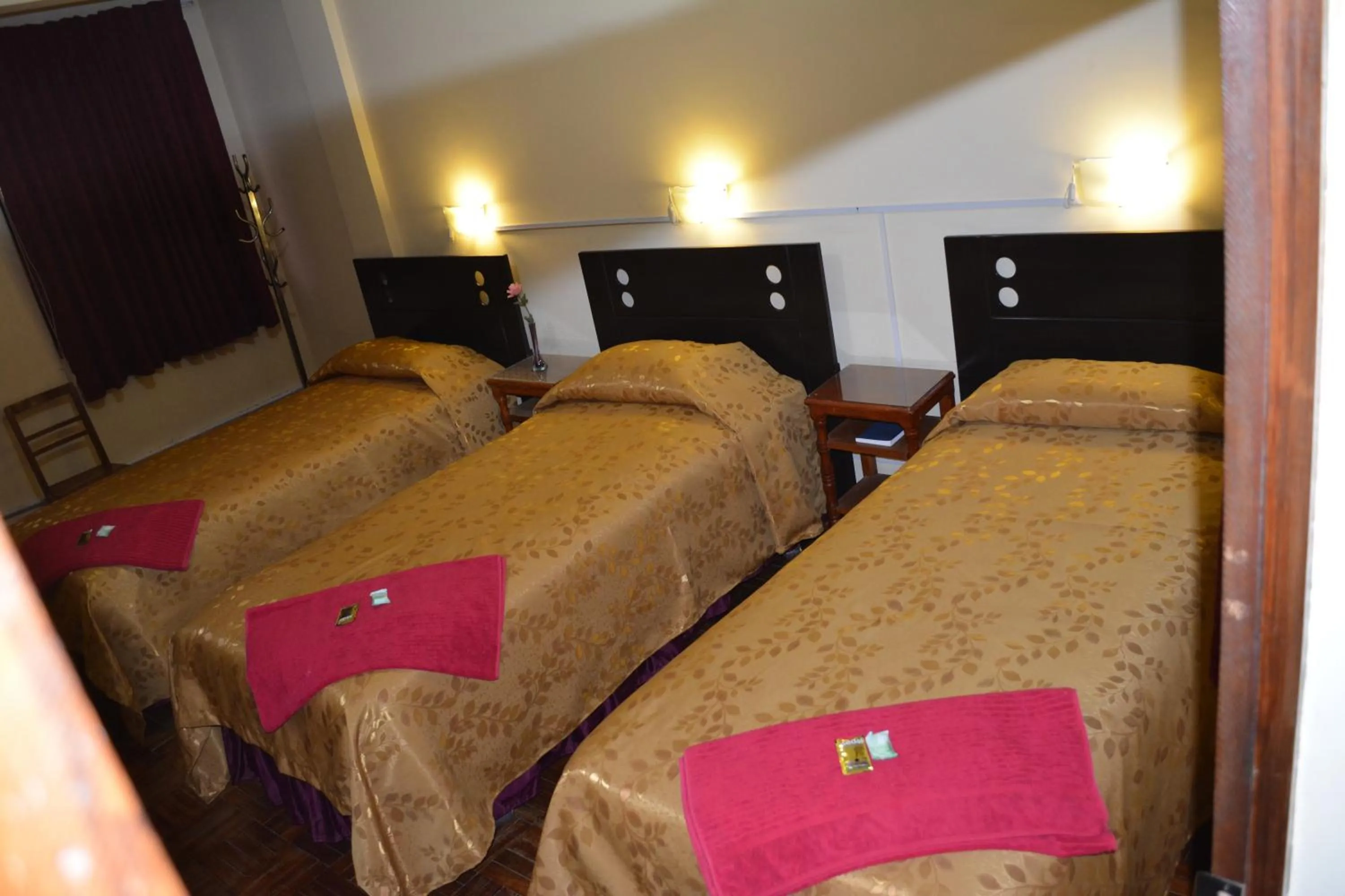 Facade/entrance, Bed in Julia Plaza Hotel