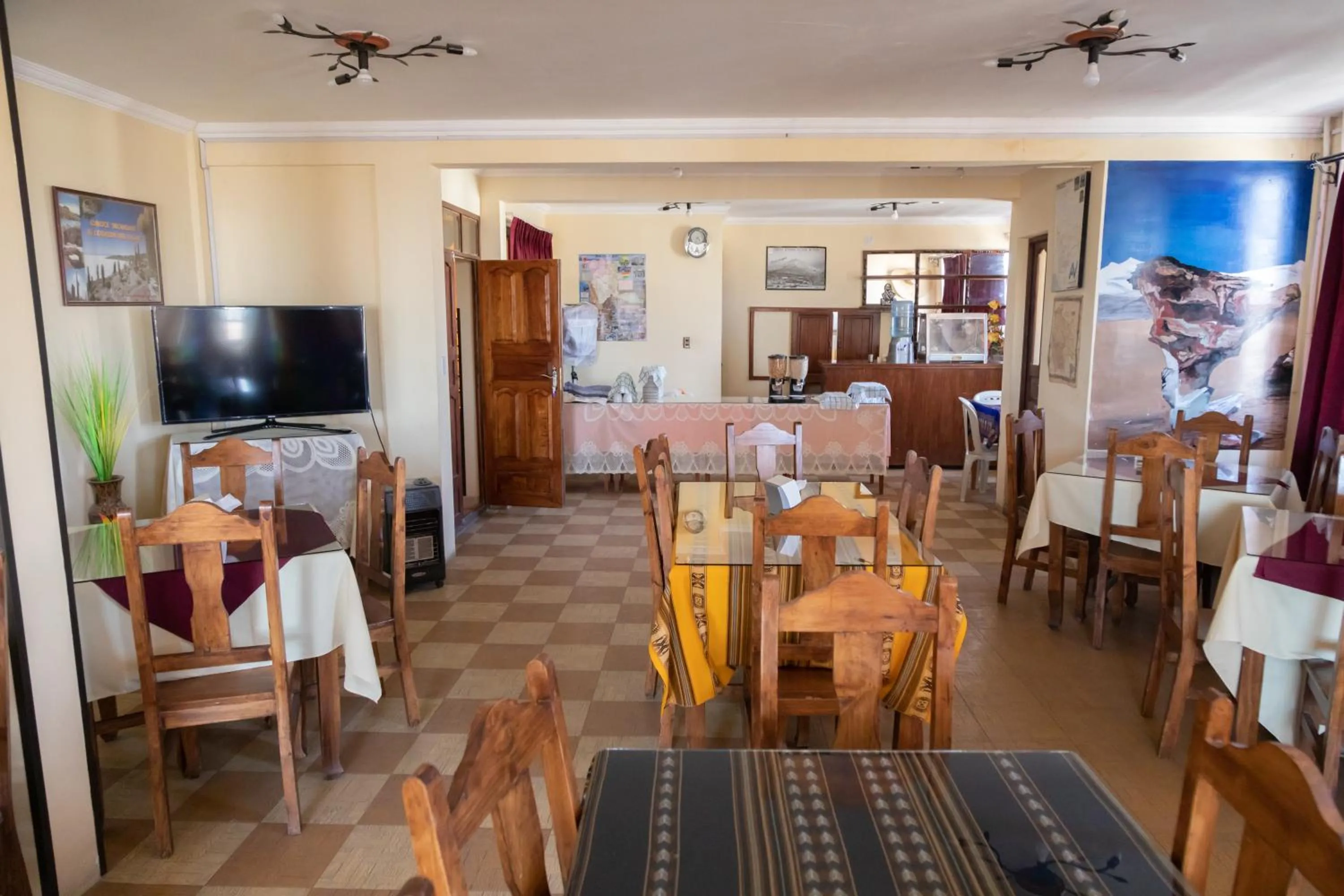 Restaurant/places to eat in Julia Plaza Hotel