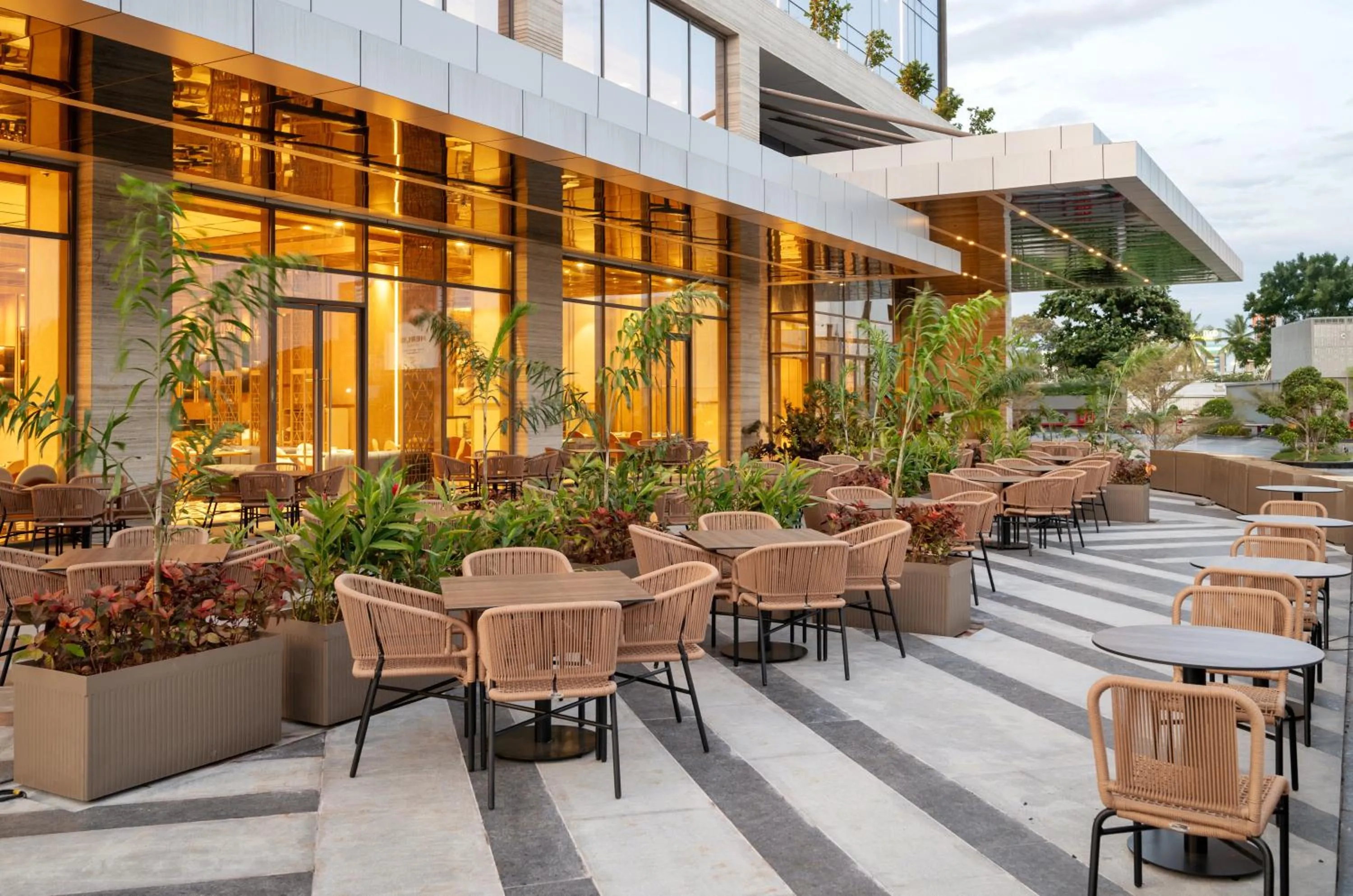 Restaurant/places to eat in Merlis Hotel Coimbatore