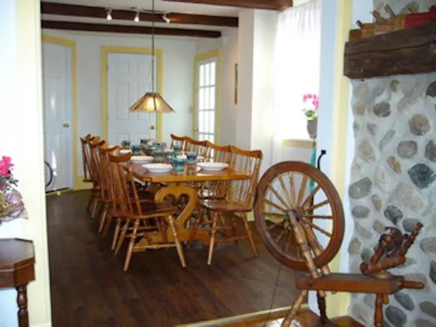 Food and drinks in 1842 Bed & Breakfast