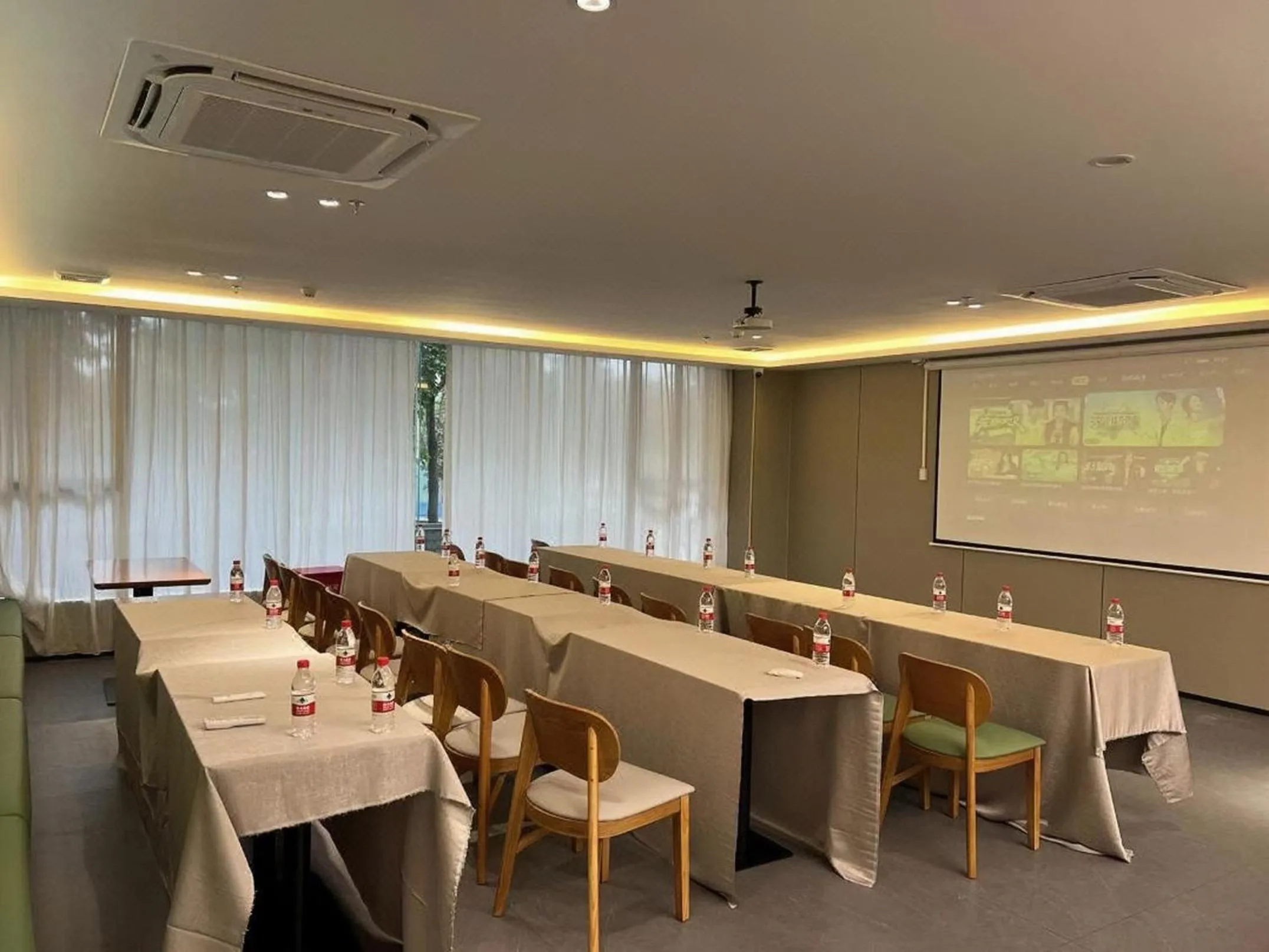 Meeting/conference room in ParkHeng Hotel Shenzhen World Exhibition & Convention Center Branch