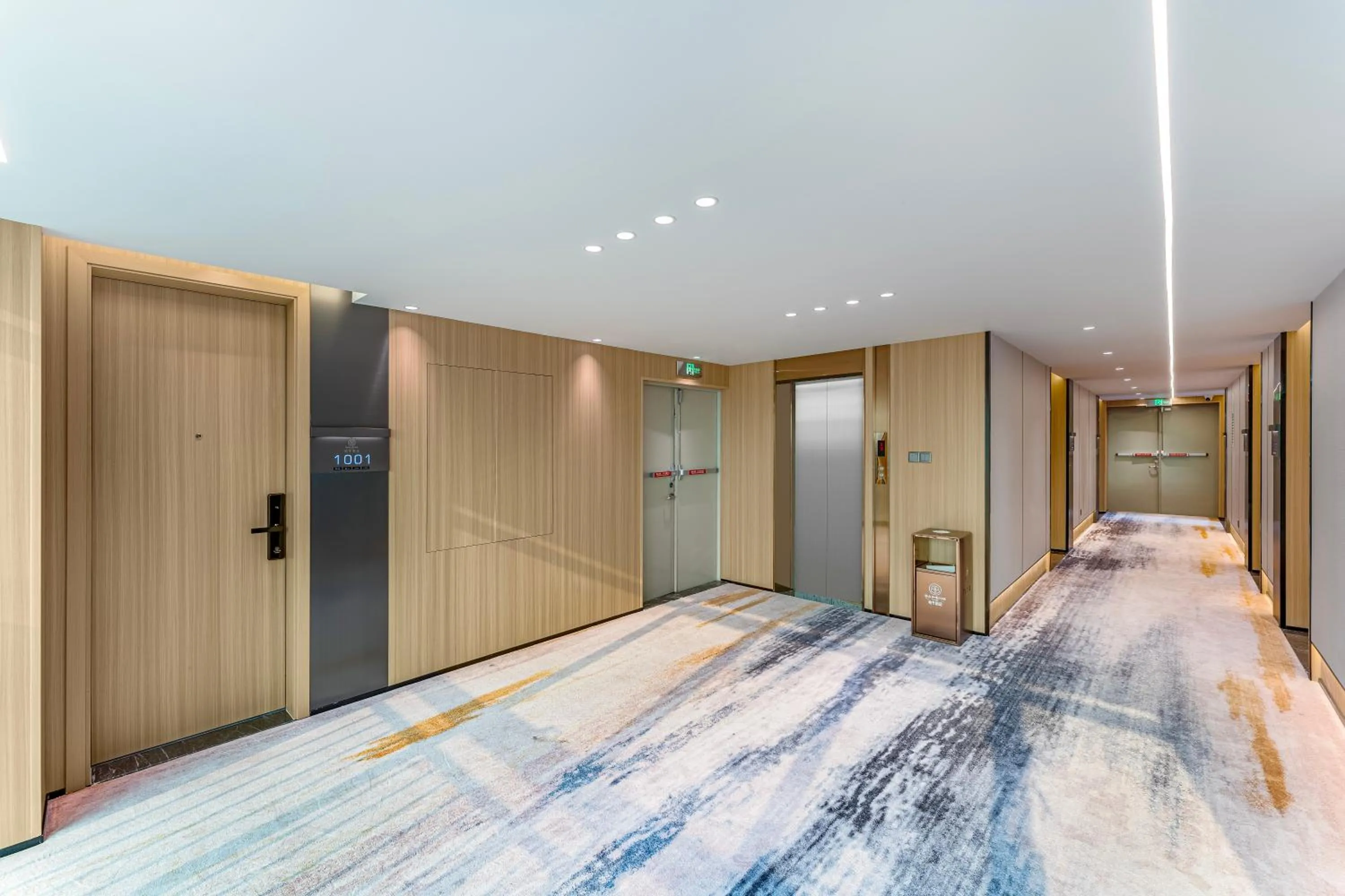 elevator in ParkHeng Hotel Shenzhen World Exhibition & Convention Center Branch