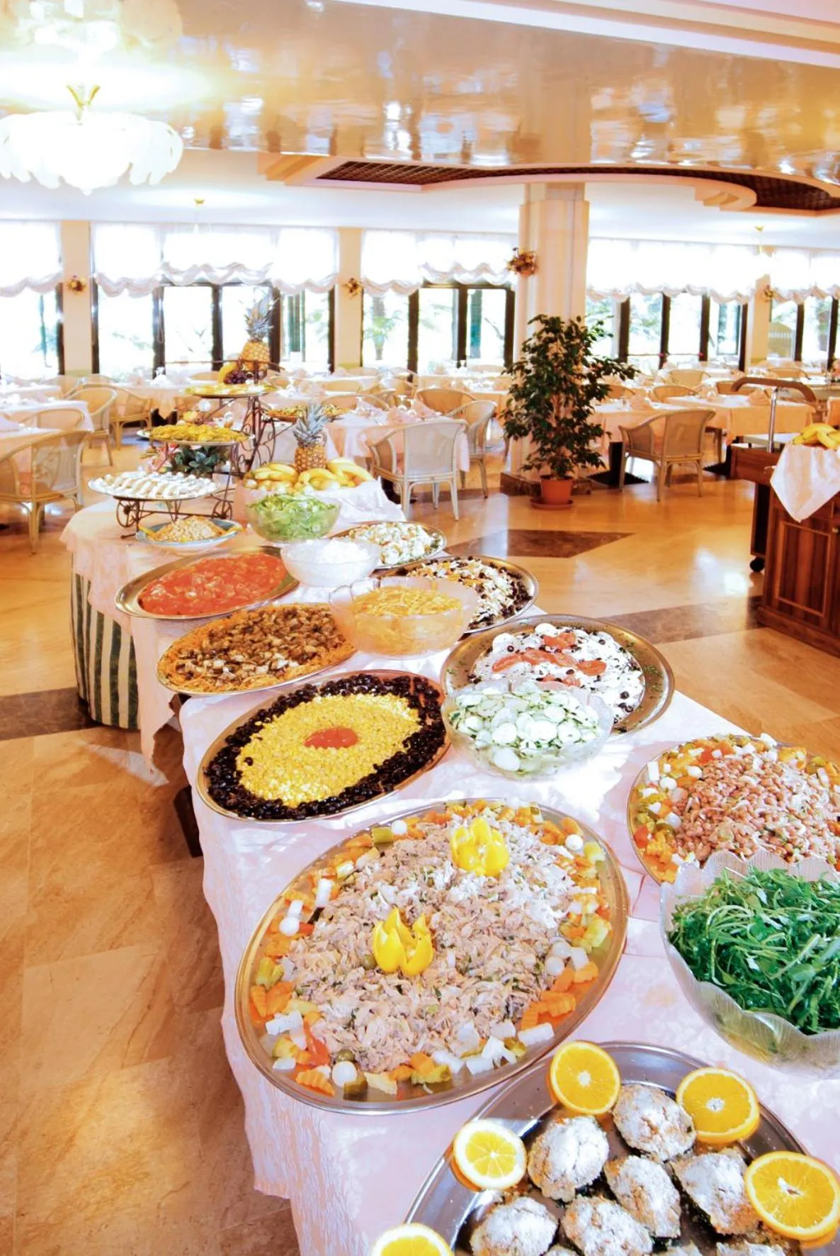 Restaurant/places to eat in Park Hotel Oasi