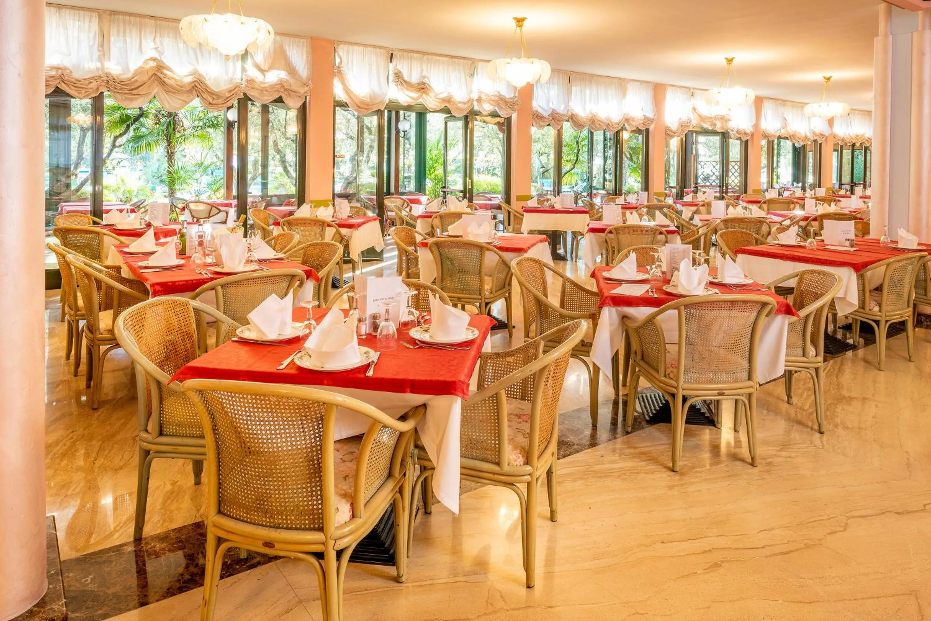 Lounge or bar in Park Hotel Oasi