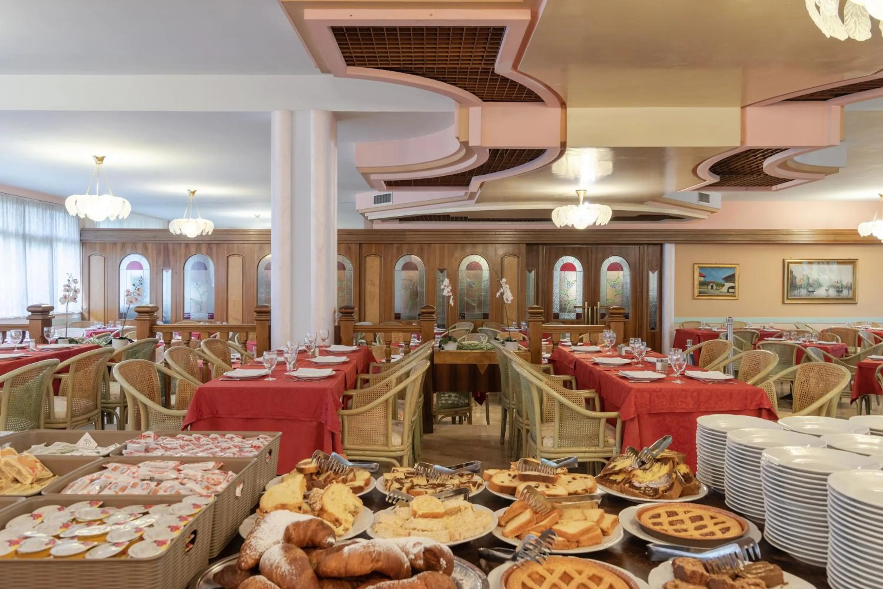 Restaurant/places to eat in Park Hotel Oasi