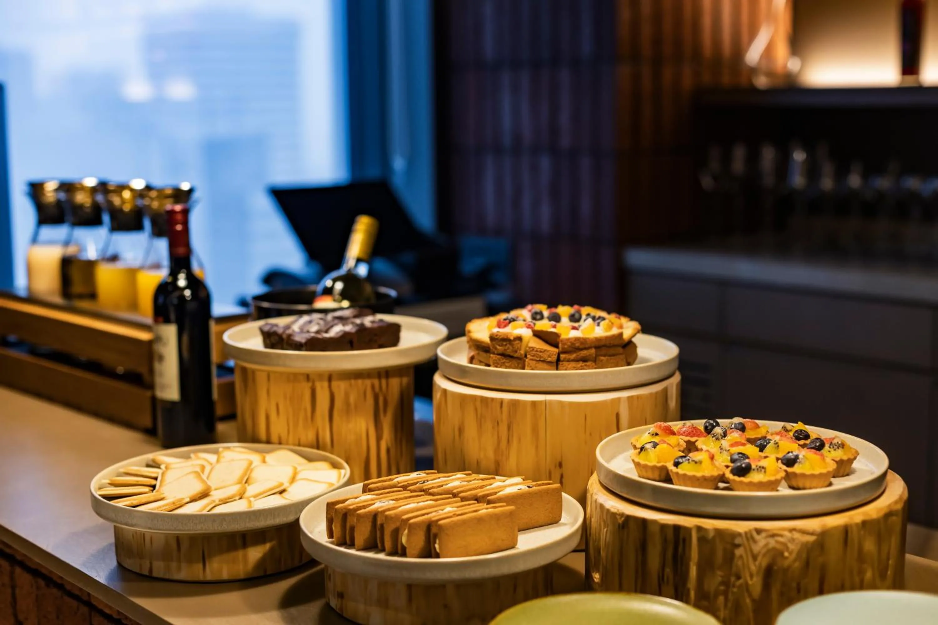 Lounge or bar in The Gate Hotel Sapporo by Hulic