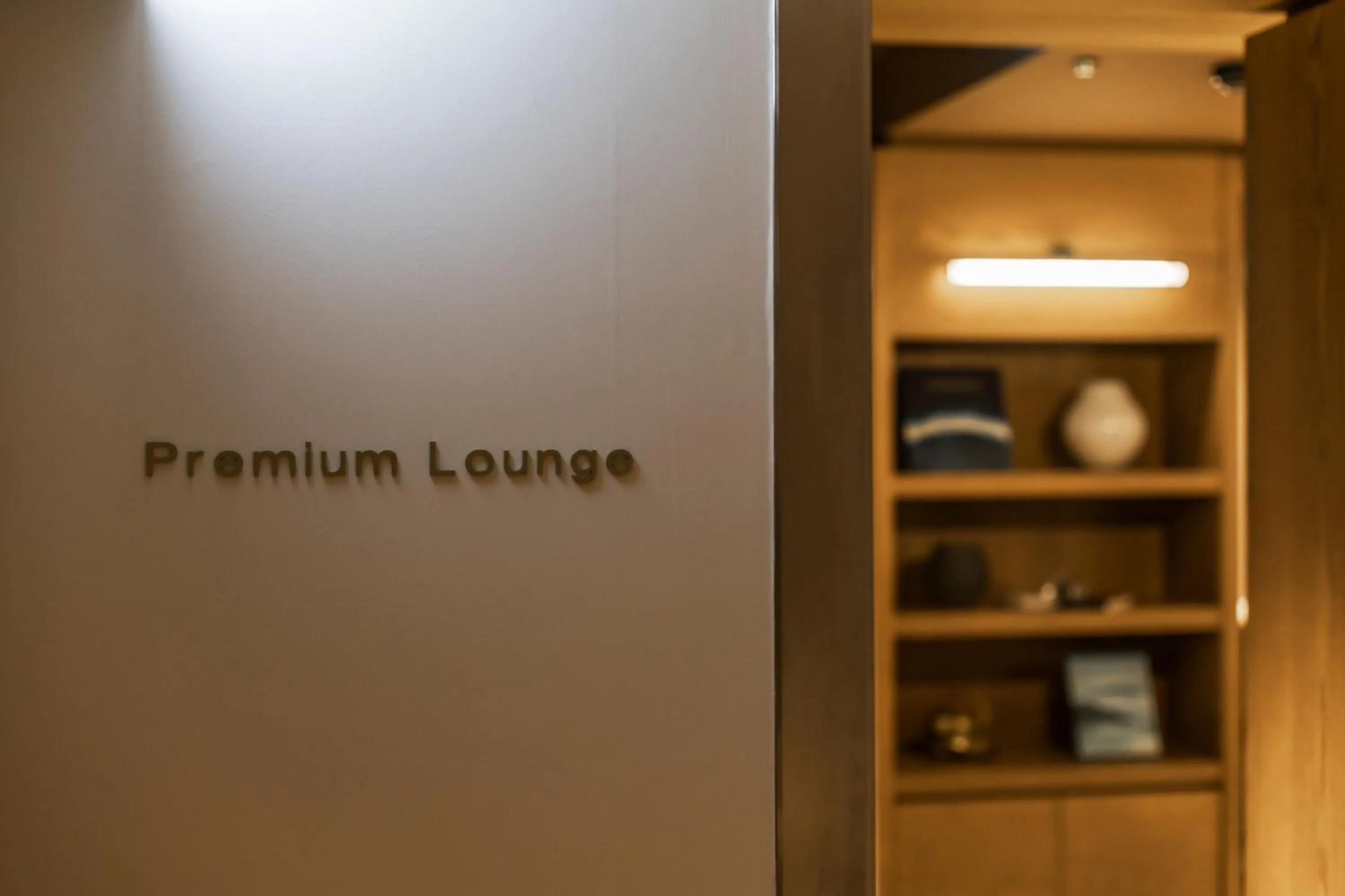 Lounge or bar in The Gate Hotel Sapporo by Hulic