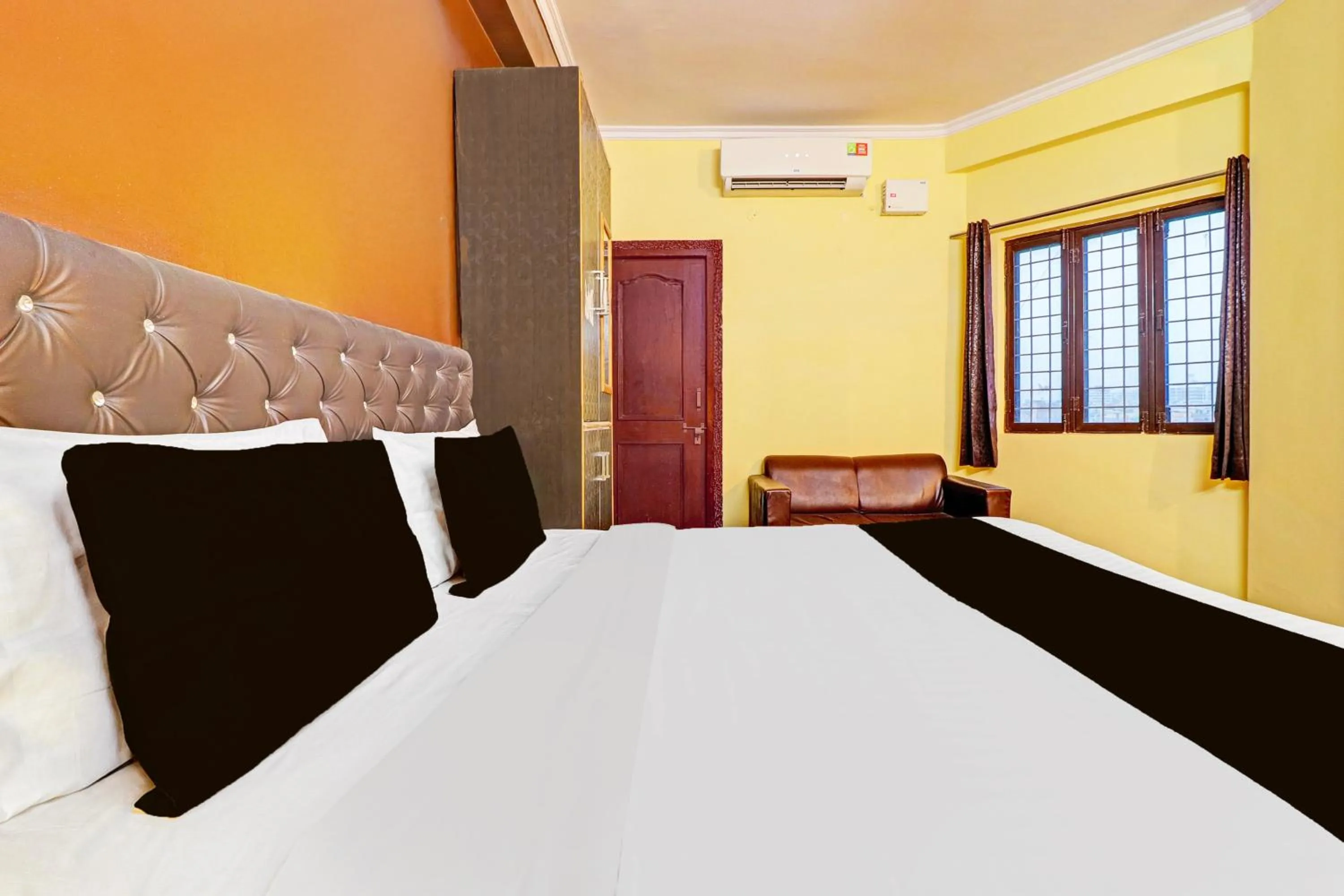 Hotel O Vidhan Sabha Chowk Formerly Sunshine Guest House