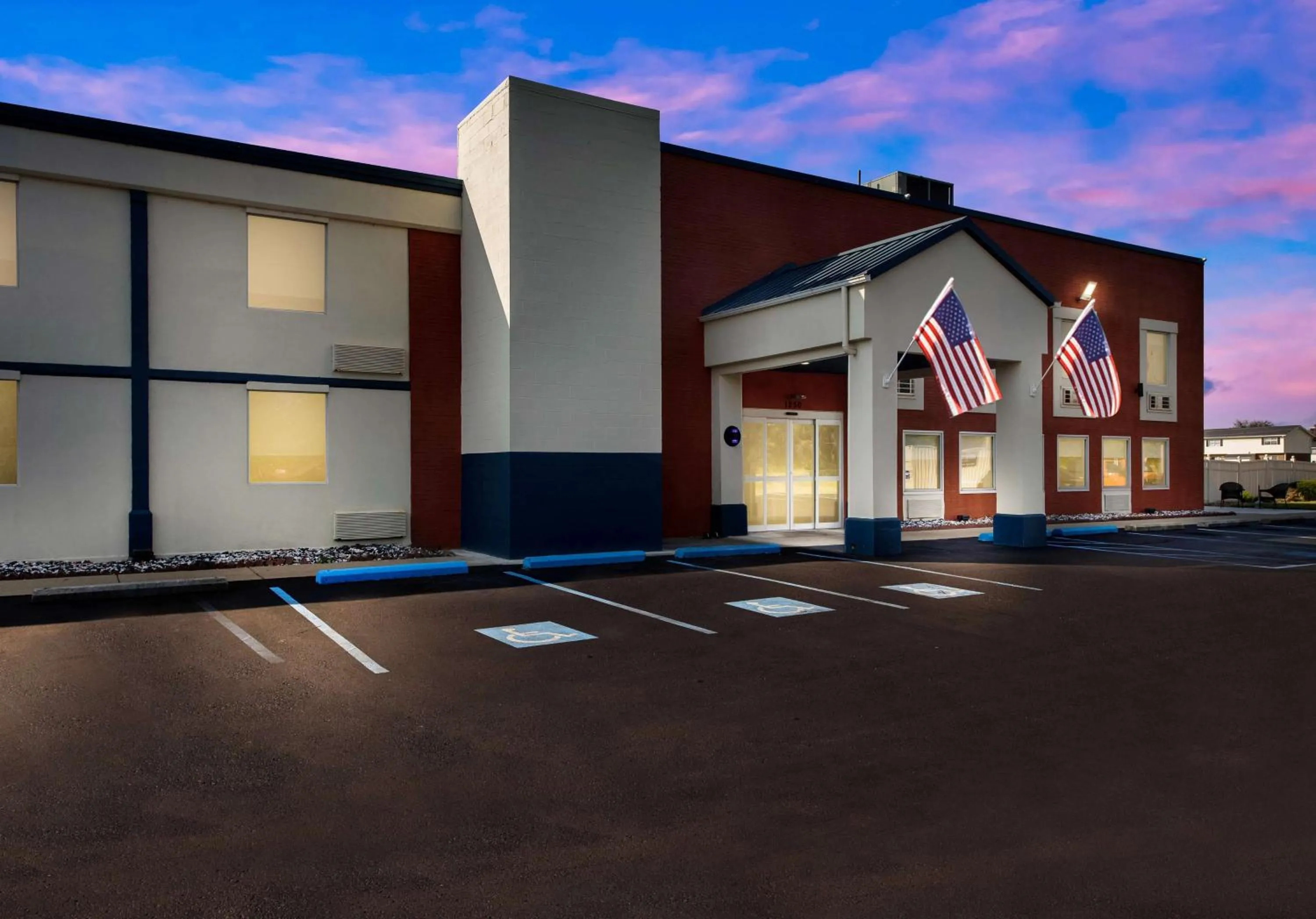 Property building in Best Western Adena Inn