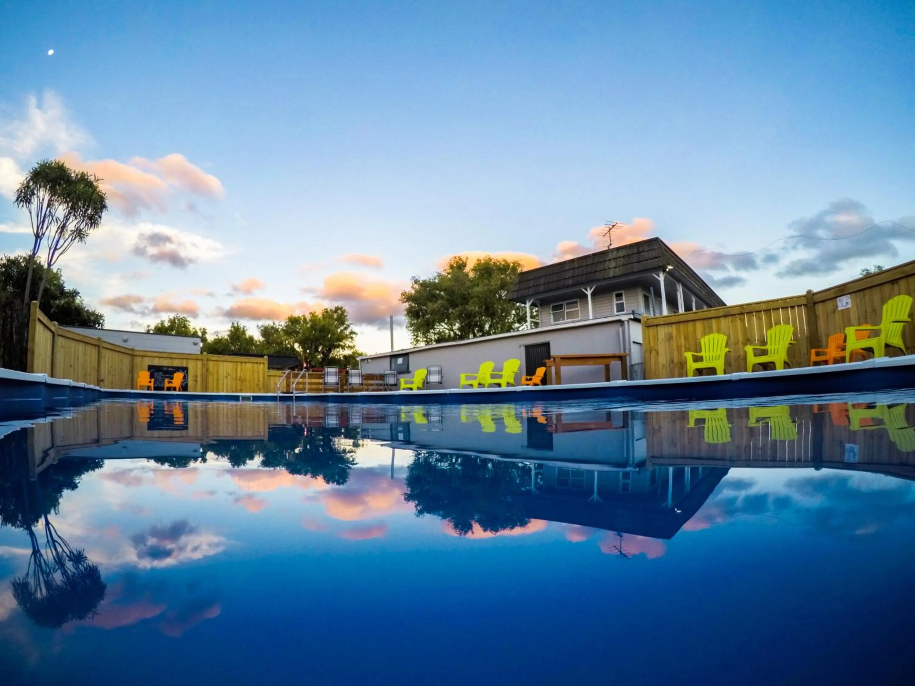People in Cosy Cottage Thermal Holiday Park