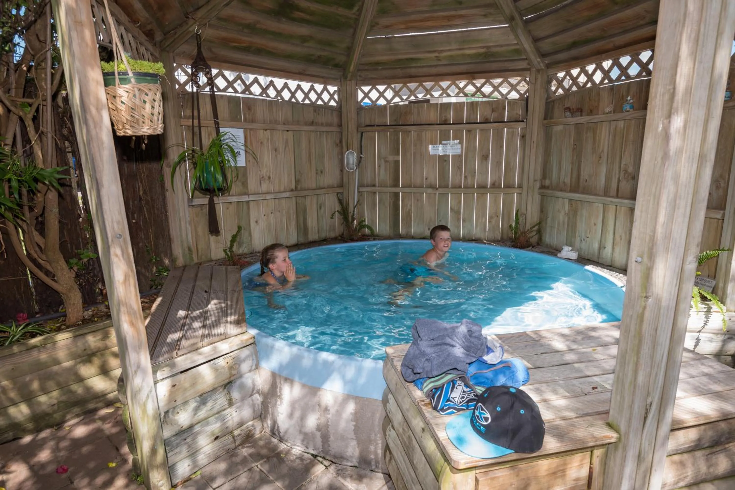Hot Spring Bath in Cosy Cottage Thermal Holiday Park