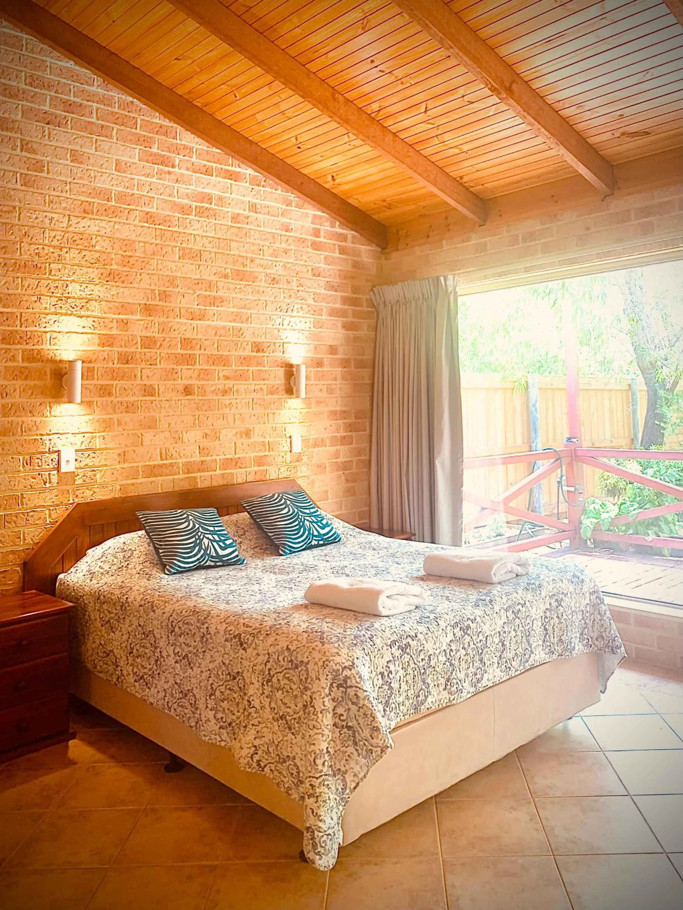 Bed in Spring Bay Villas, Denmark, WA