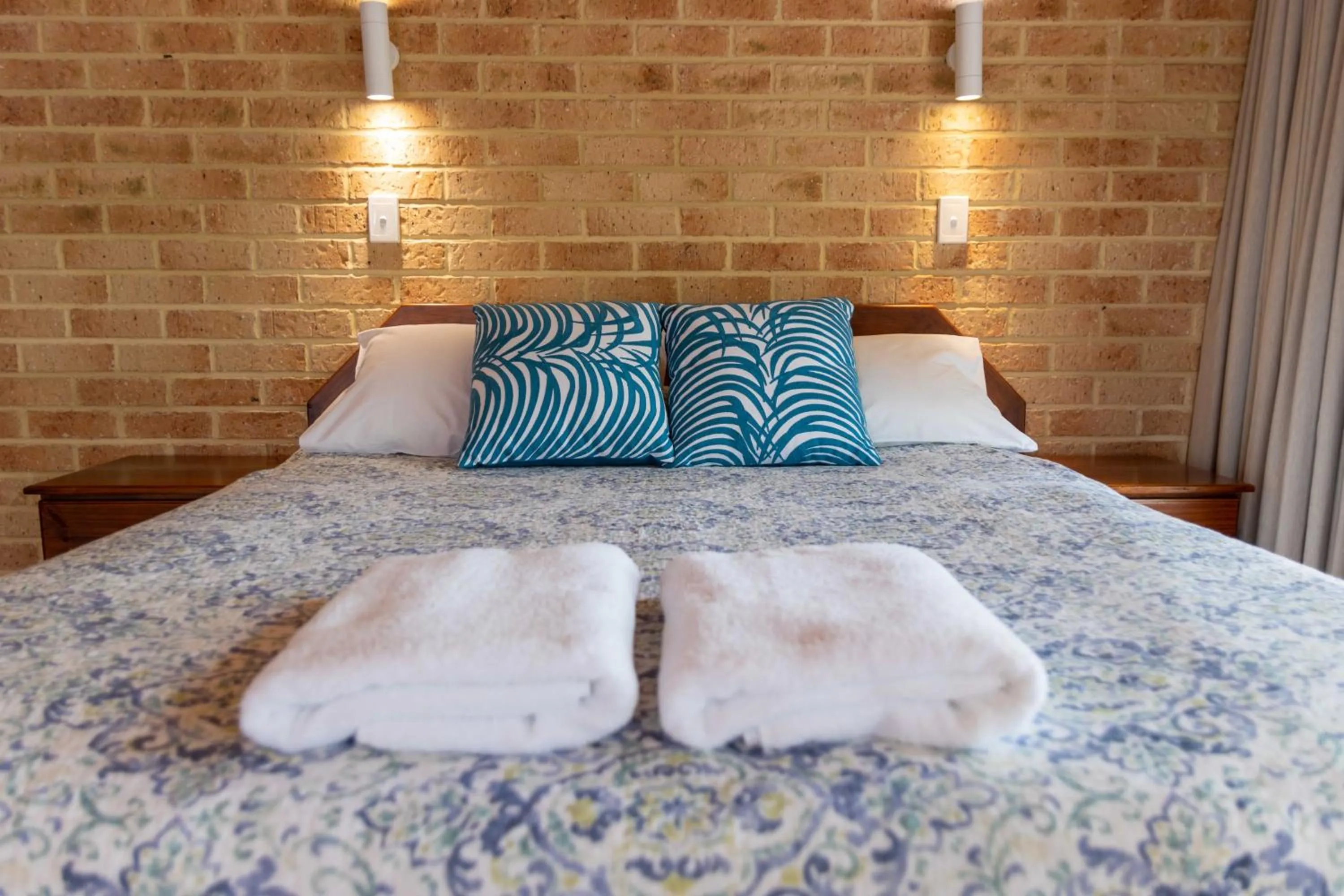 Bed in Spring Bay Villas, Denmark, WA