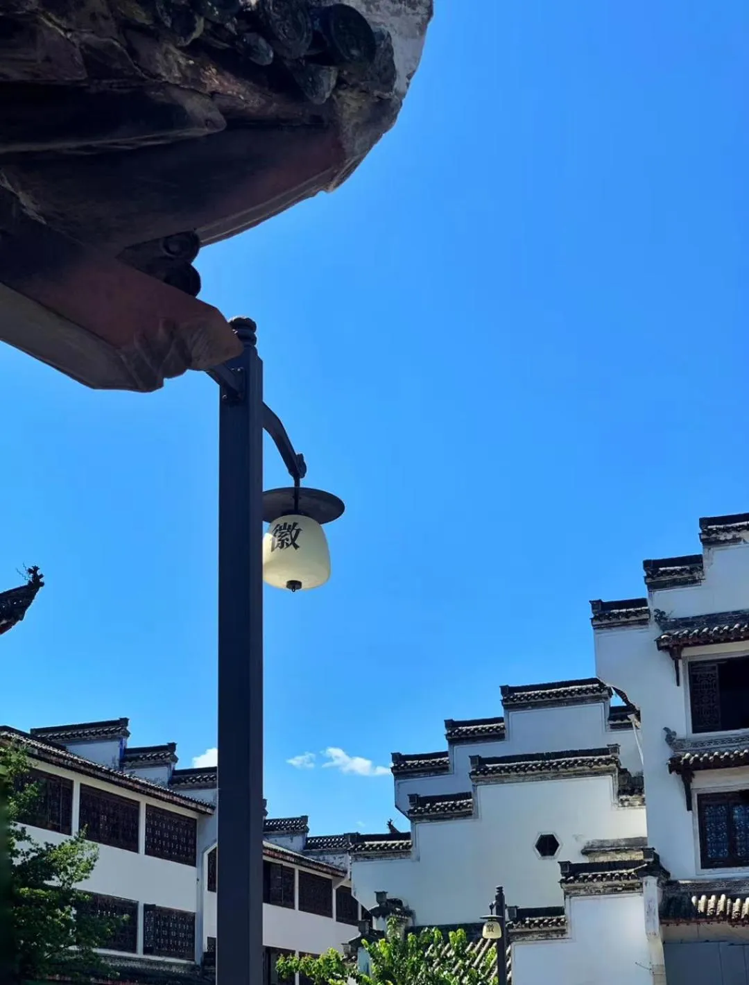 September Huizhou Inn