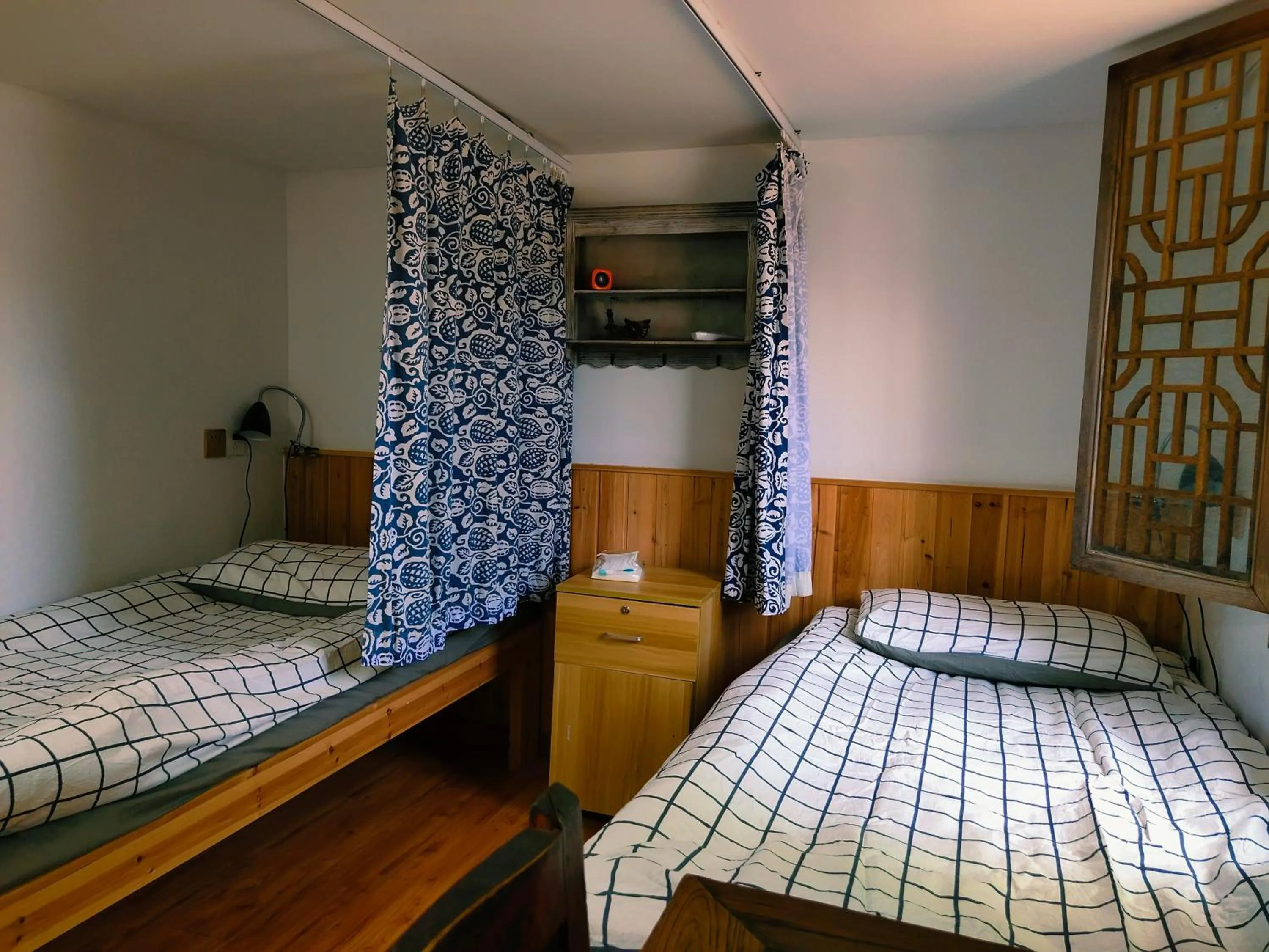 Bed in September Huizhou Inn