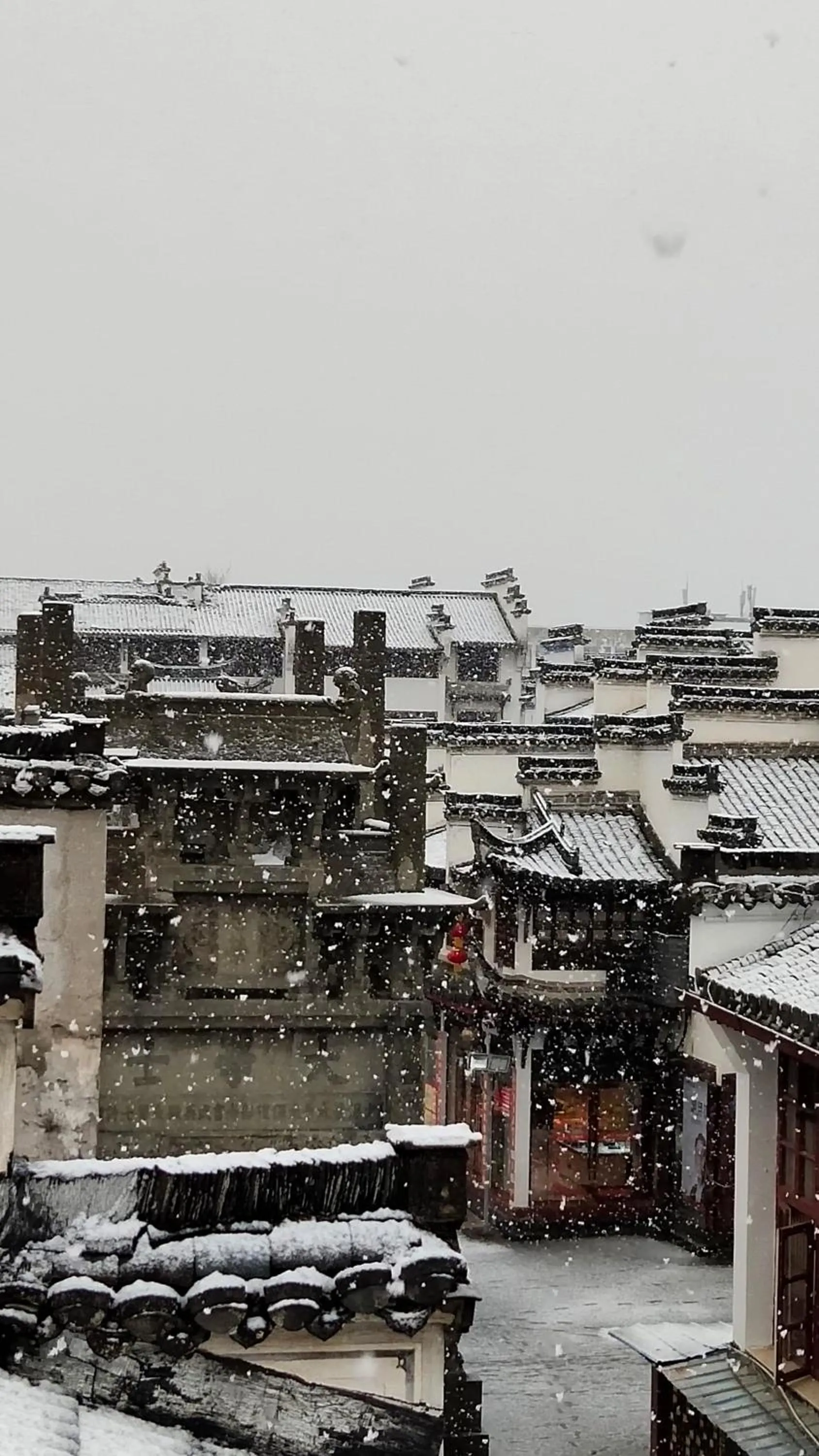 September Huizhou Inn