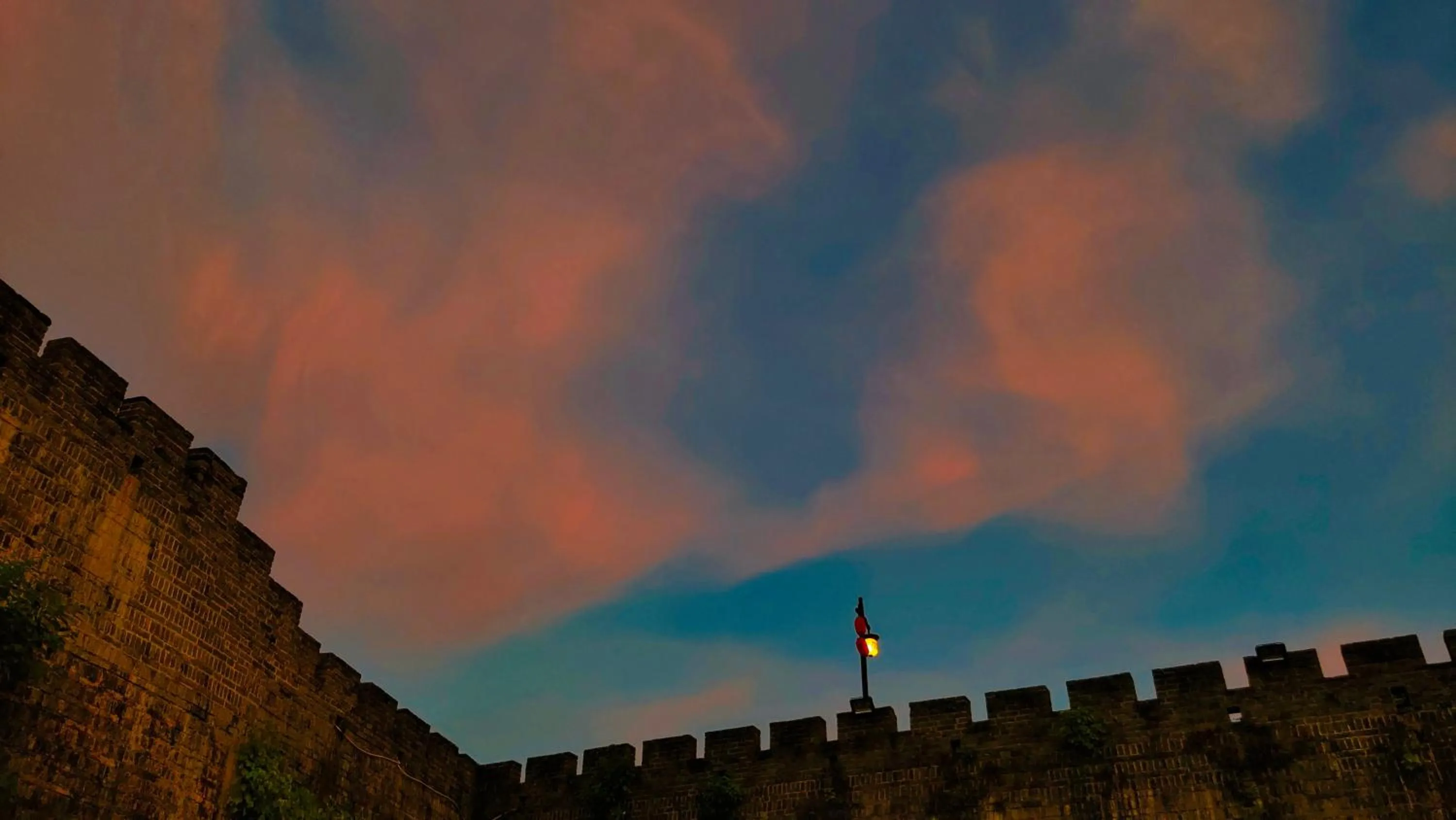 September Huizhou Inn