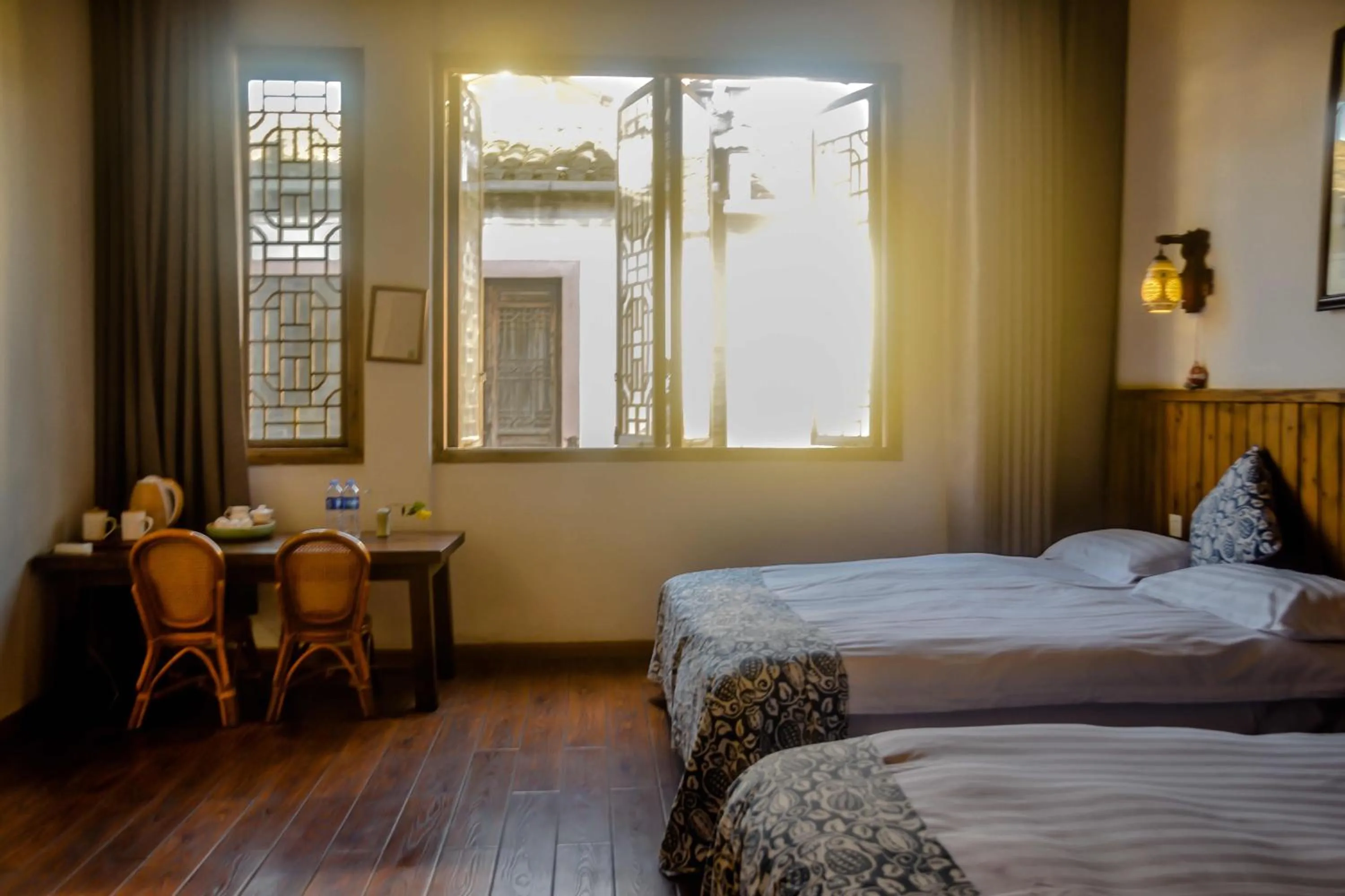 Bed in September Huizhou Inn