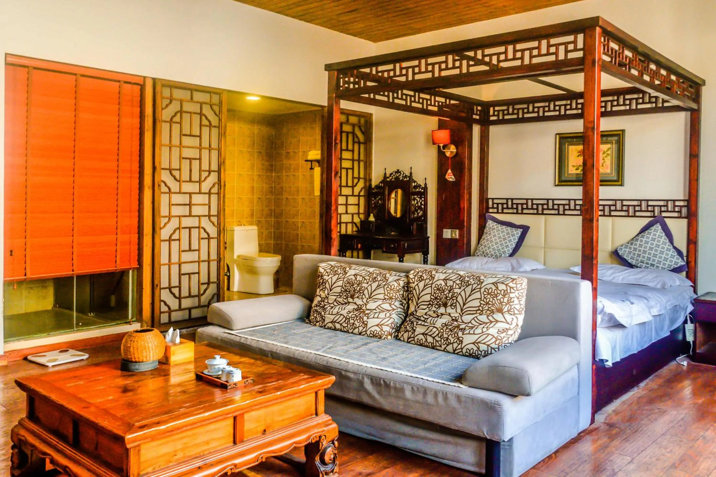 Bed in September Huizhou Inn