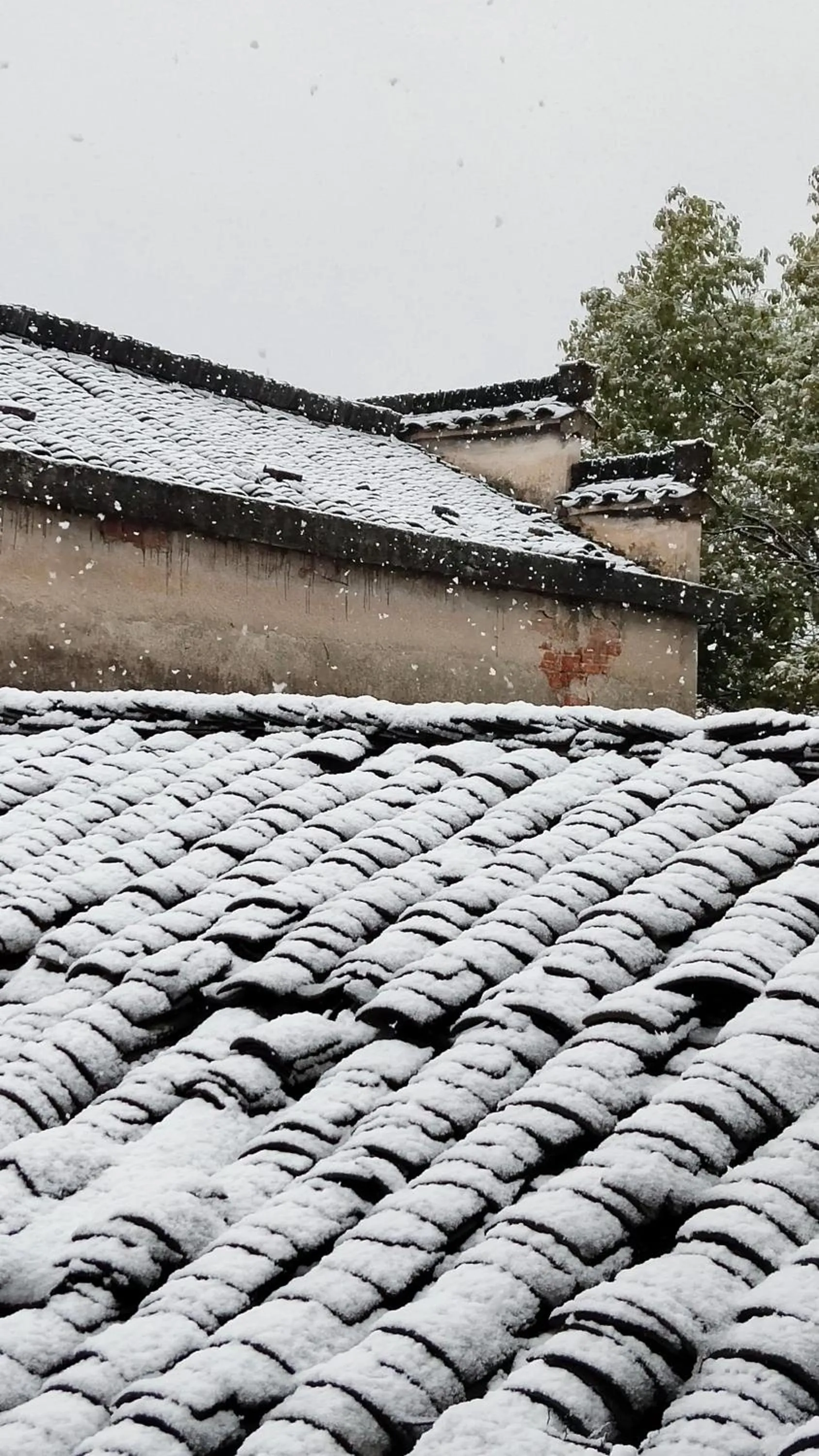 September Huizhou Inn