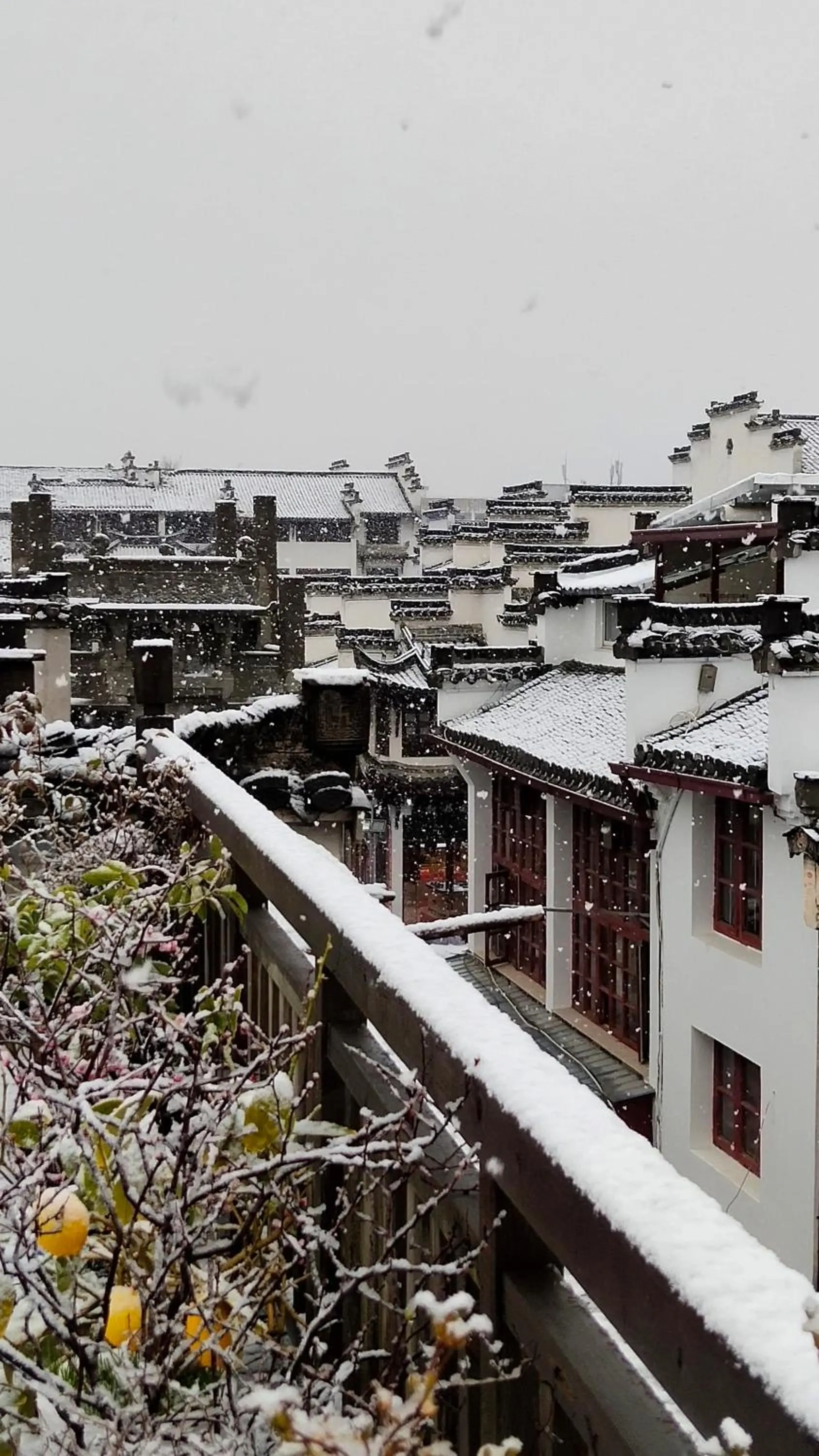 September Huizhou Inn