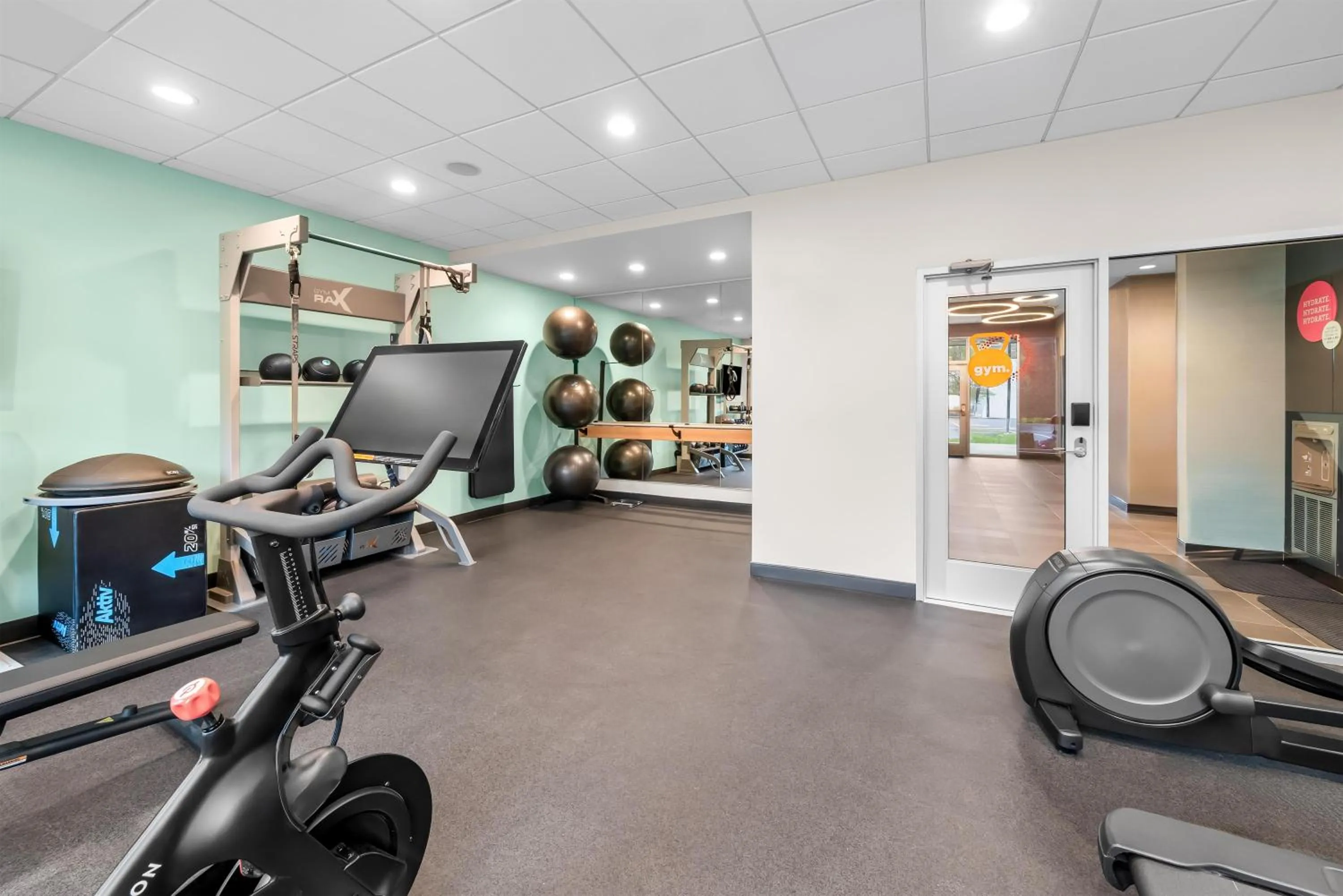 Fitness centre/facilities in Tru By Hilton Brockton