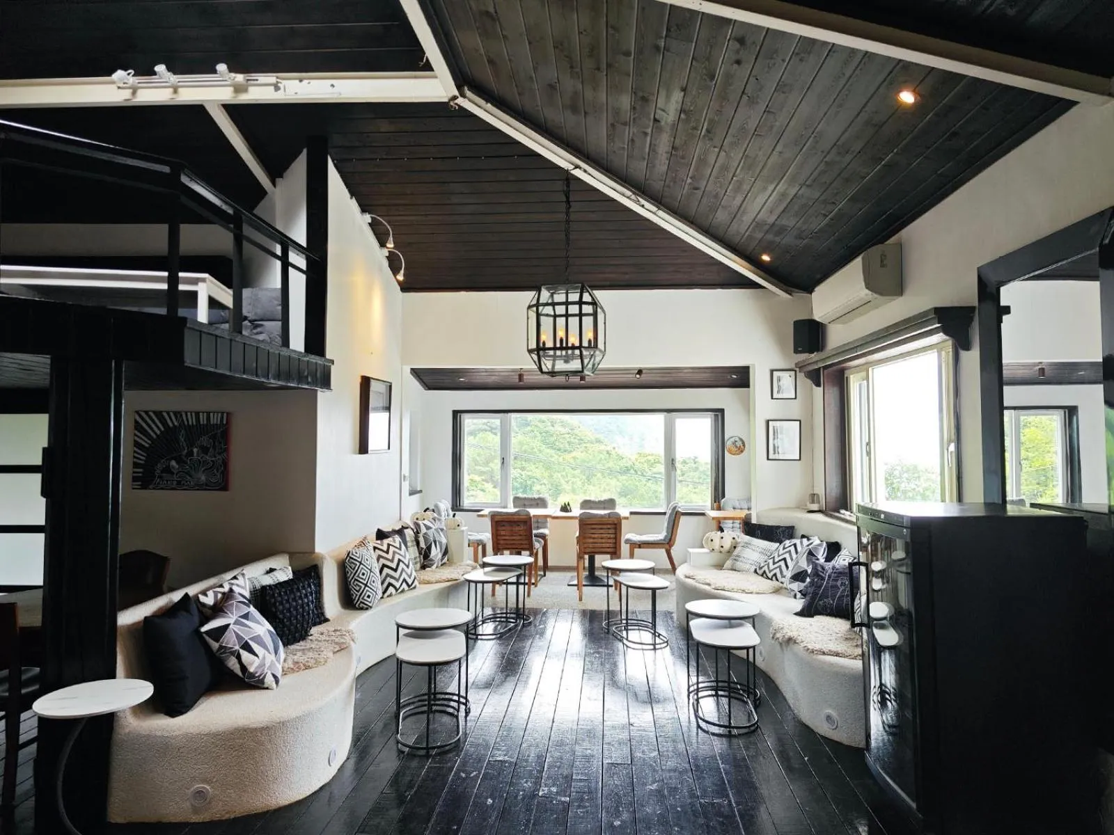 Living room in 金石新月光 Gold Stone Crescent Moon Light