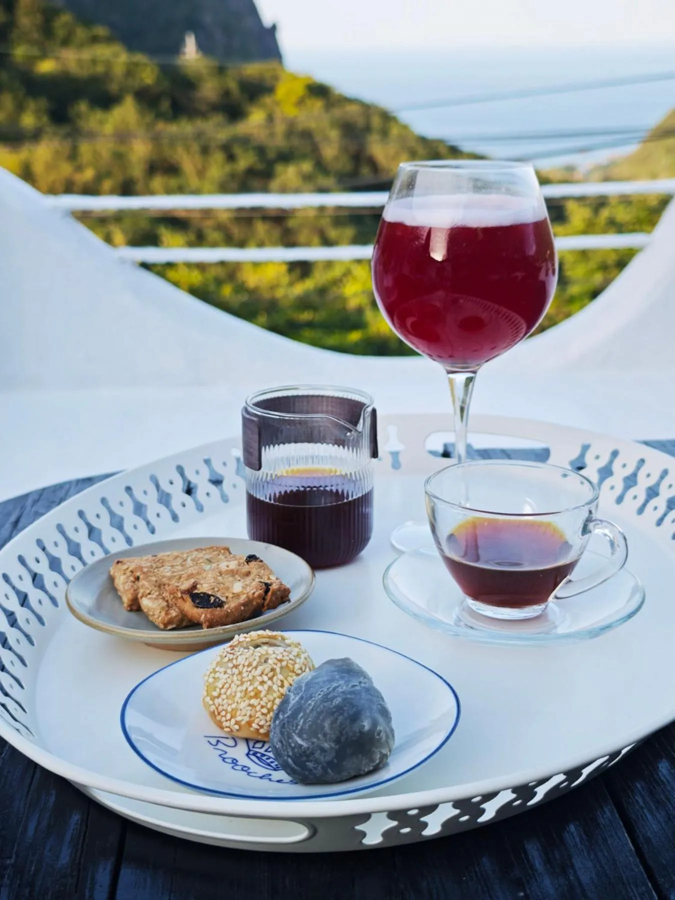 Day in 金石新月光 Gold Stone Crescent Moon Light