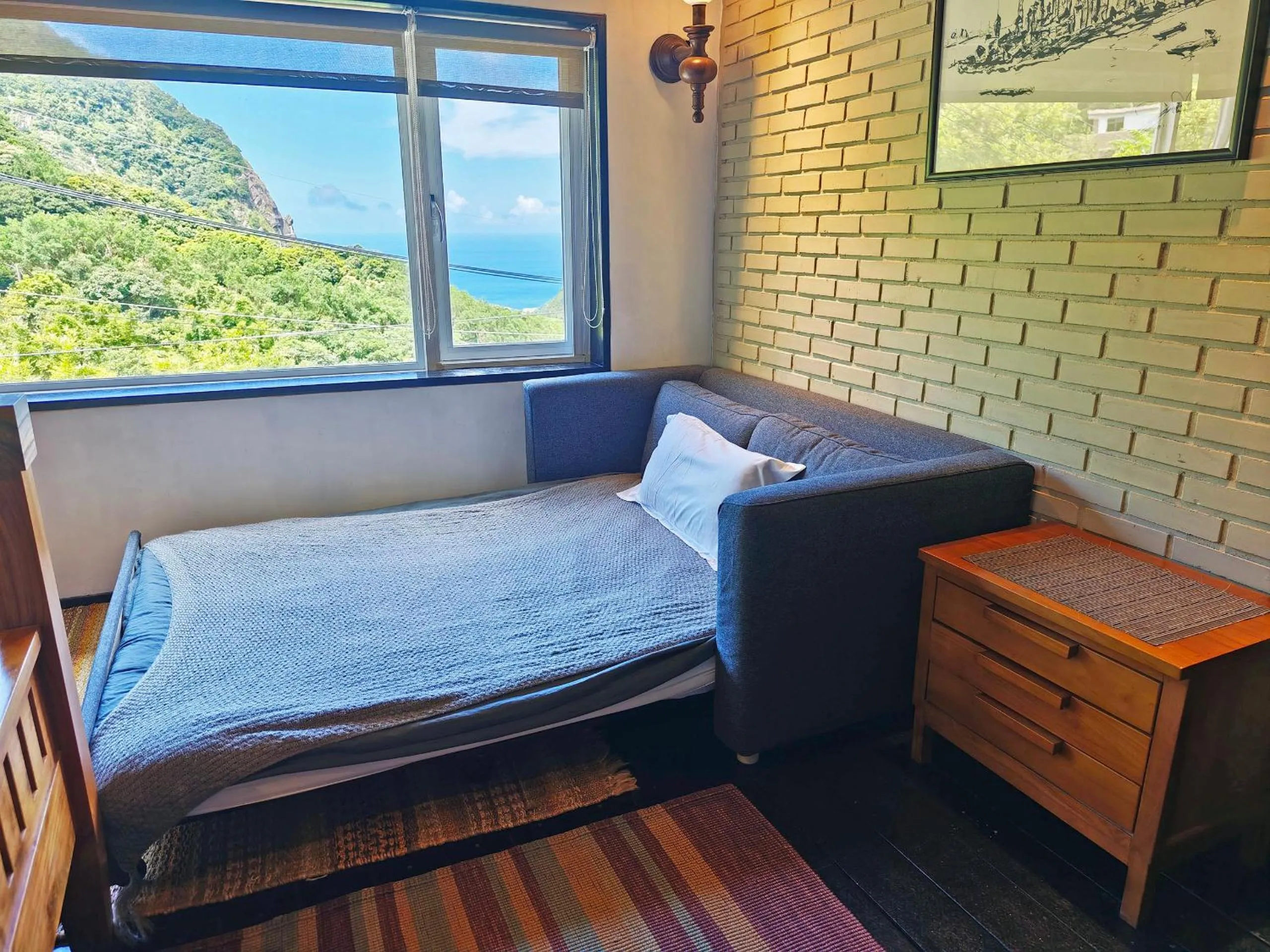 Bed in 金石新月光 Gold Stone Crescent Moon Light