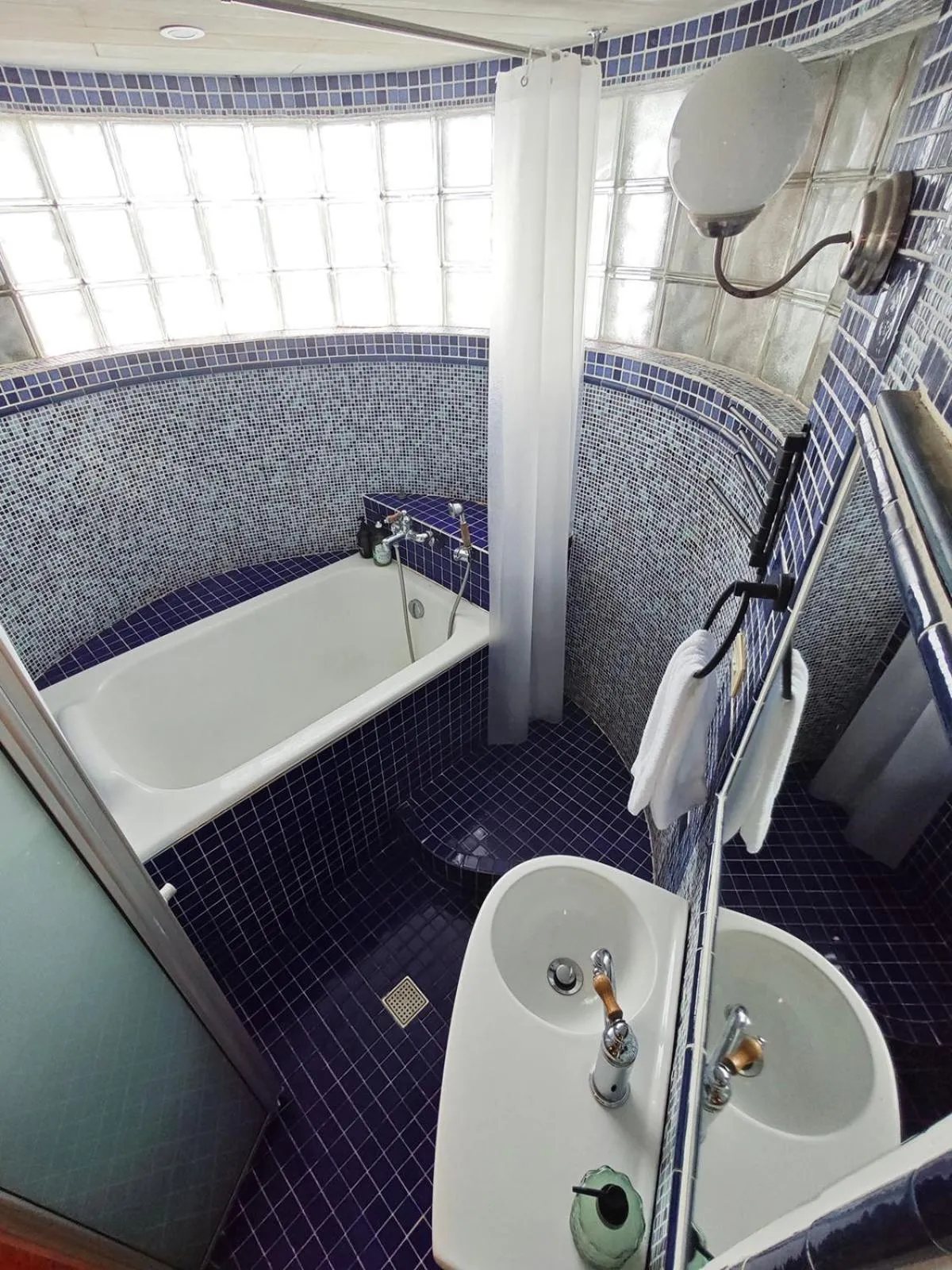 金石新月光 Gold Stone Crescent Moon Light