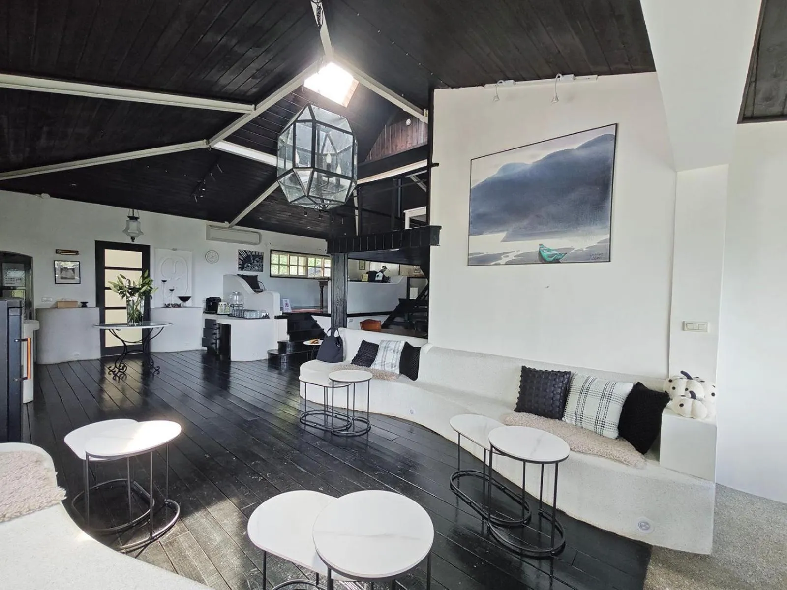 Living room in 金石新月光 Gold Stone Crescent Moon Light