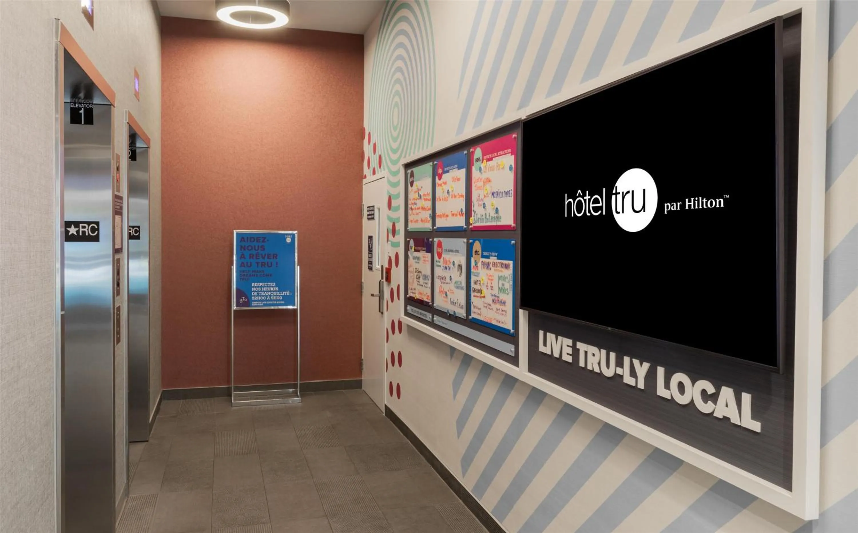 Lobby or reception in Tru By Hilton Montréal centre-ville