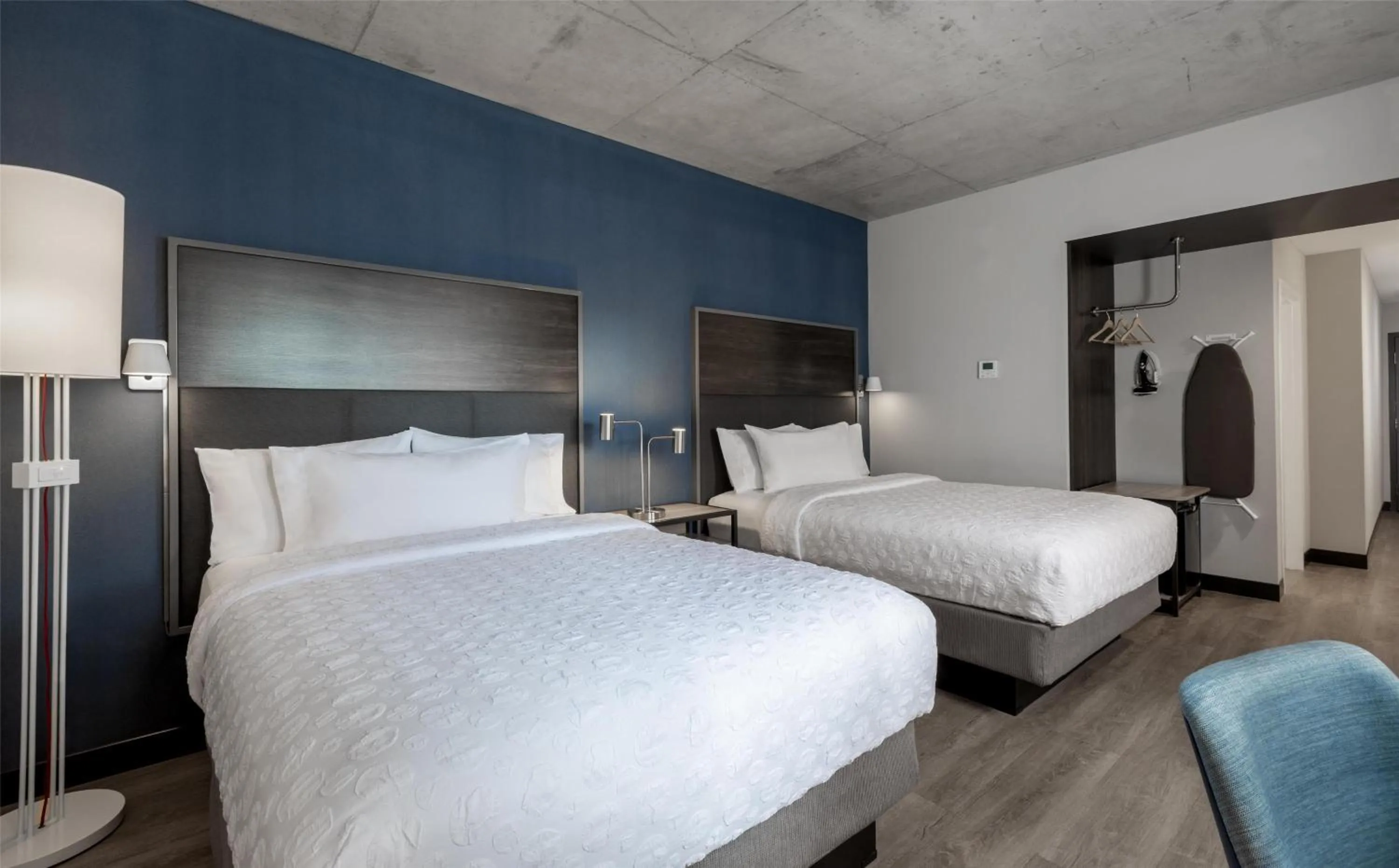 Bed in Tru By Hilton Montréal centre-ville