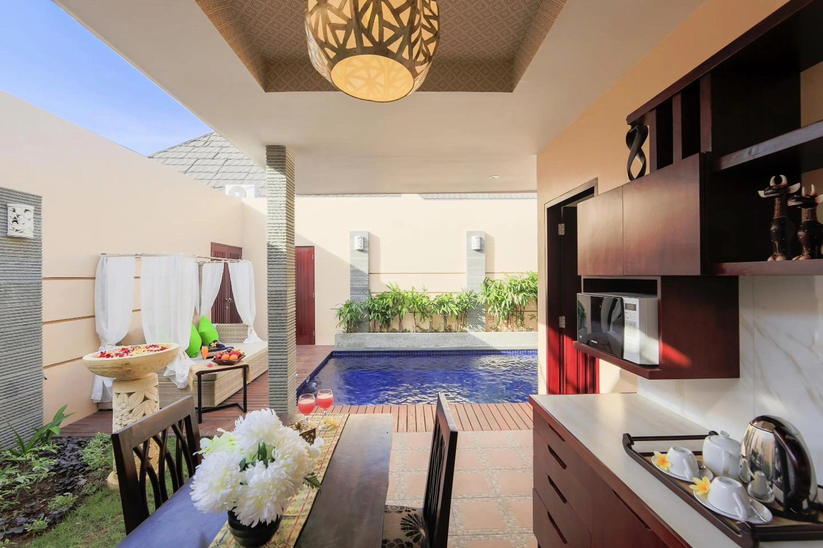 Kitchen or kitchenette in Flamingo Dewata Pool Villa Uluwatu