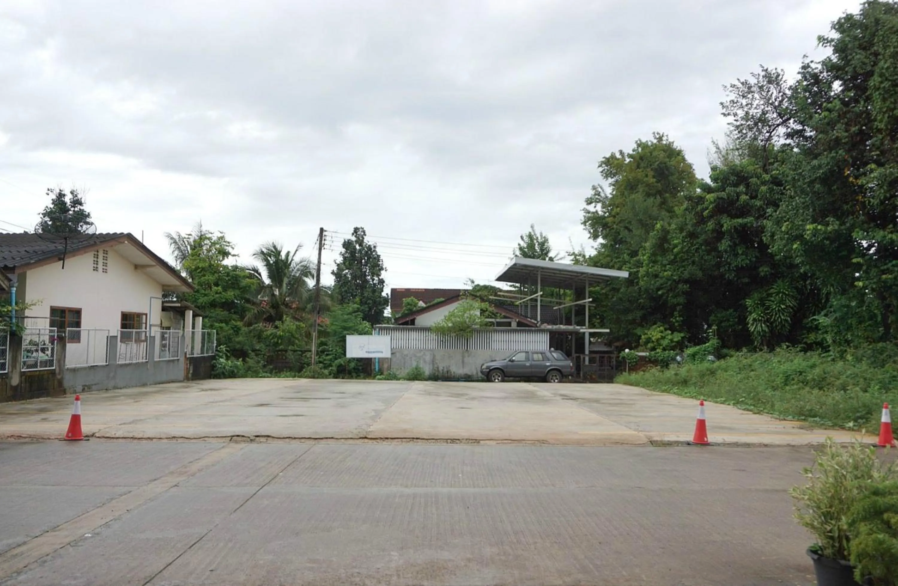 Street view in Chompu Nakarin Apartment