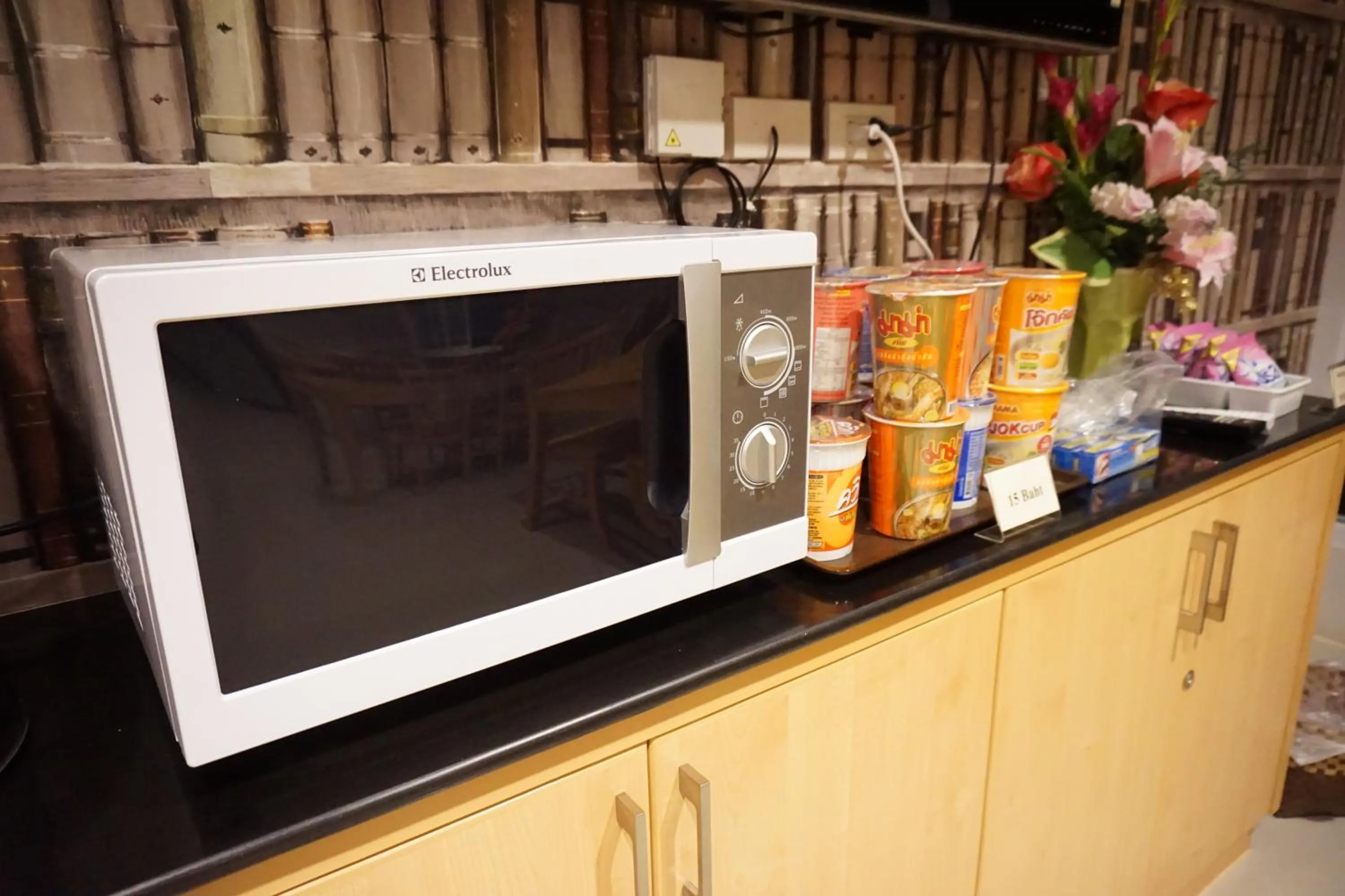 Communal lounge/ TV room in Chompu Nakarin Apartment