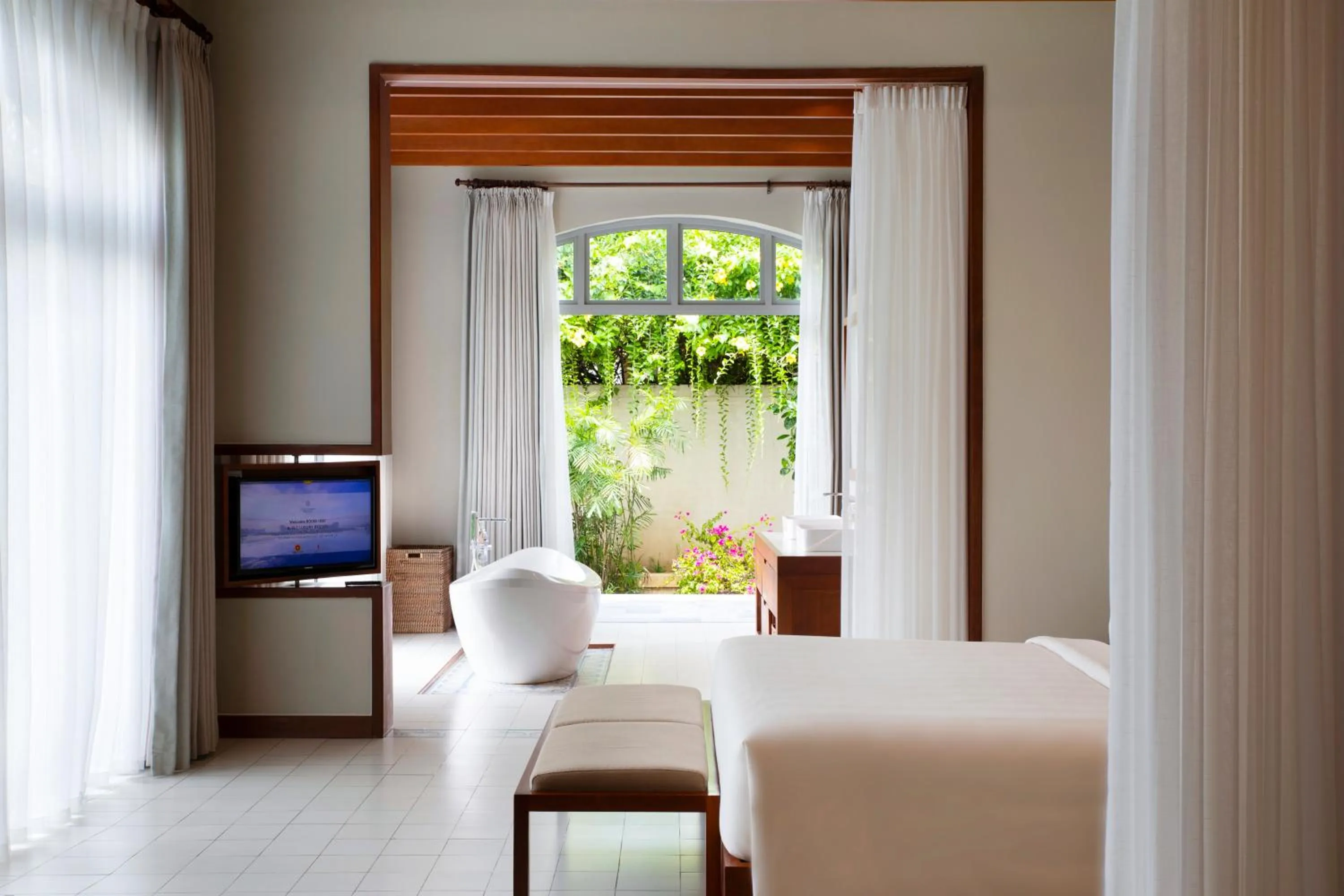 Bedroom, Bed in FLC Luxury Resort Samson