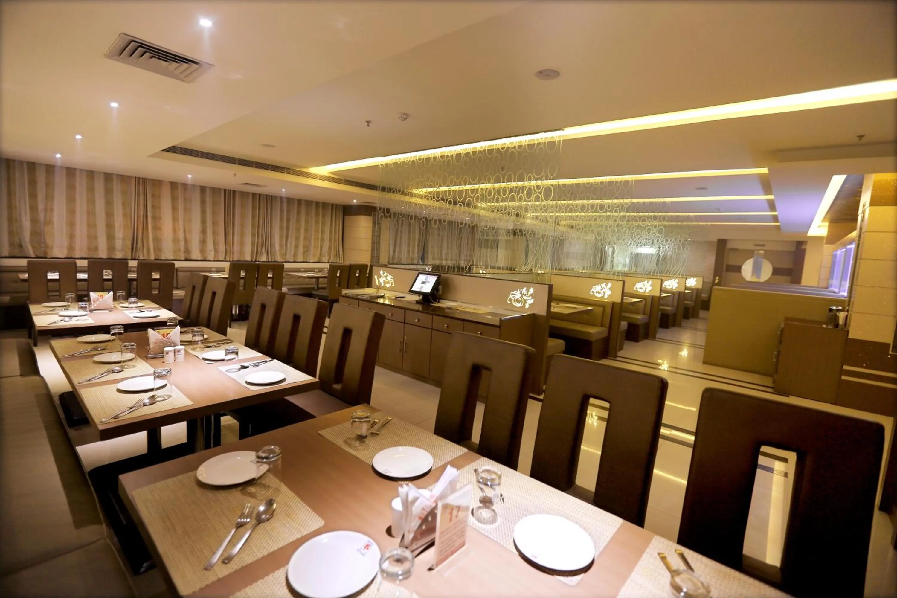 Restaurant/places to eat in Hotel Sitara Grand Miyapur