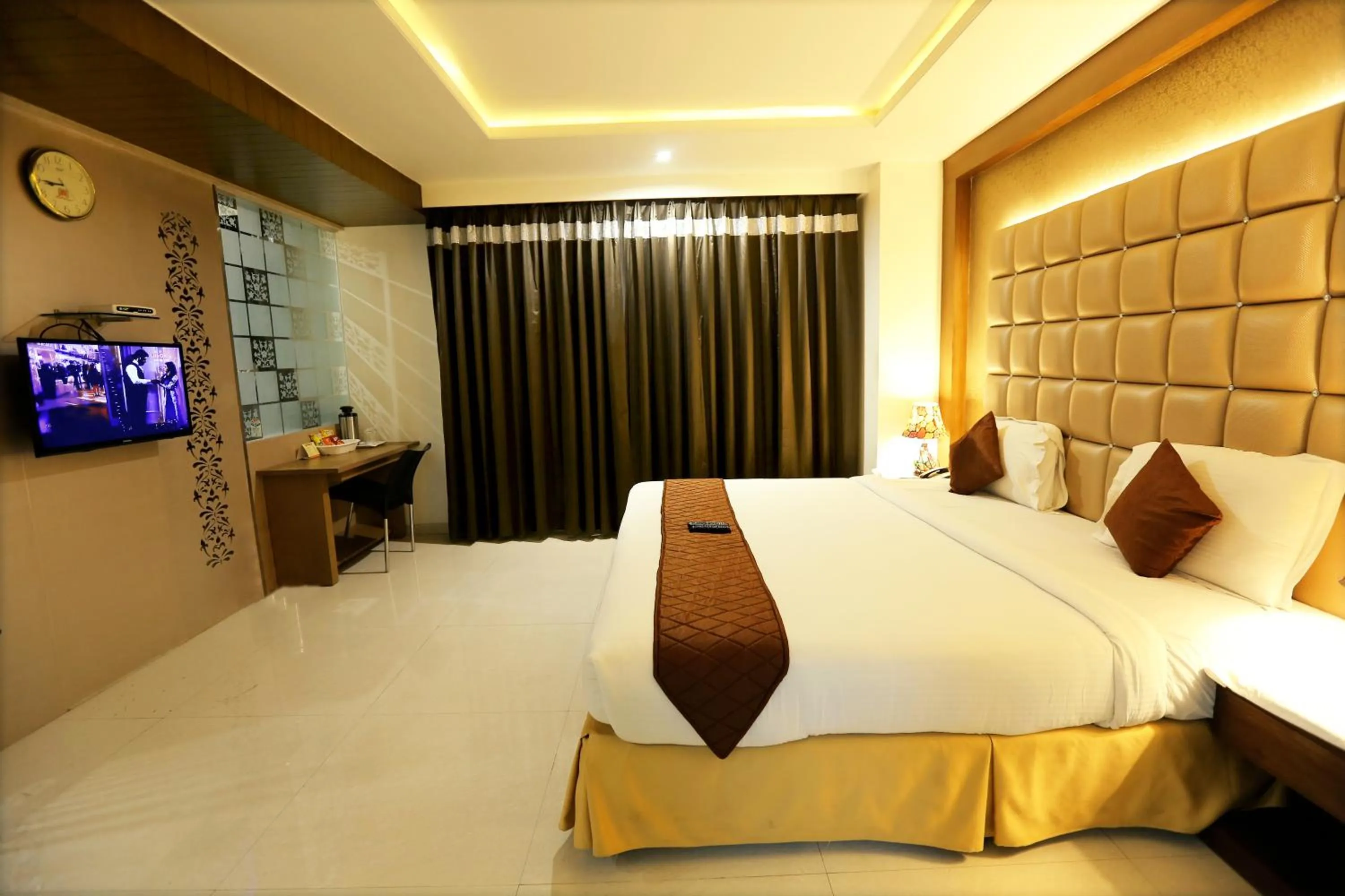 Photo of the whole room, Bed in Hotel Sitara Grand Miyapur