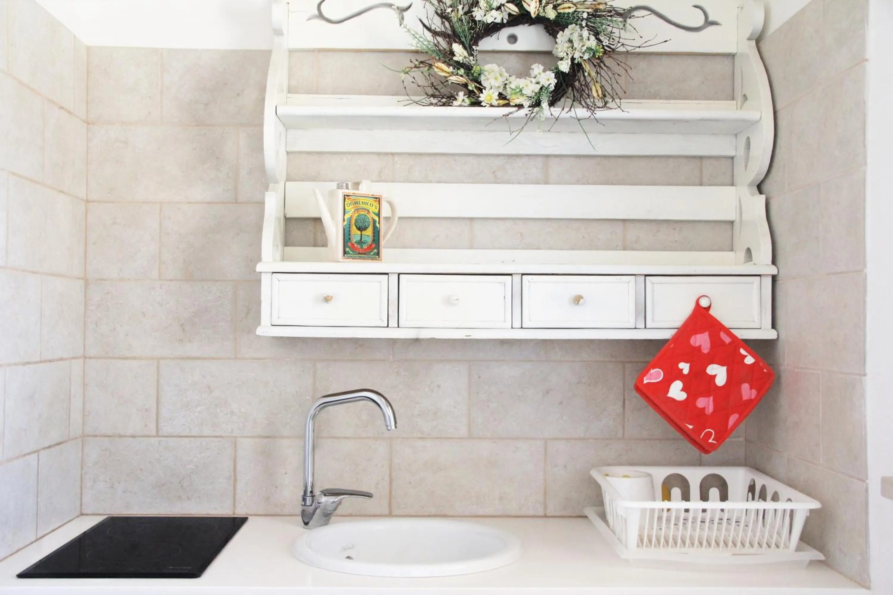 Coffee/tea facilities in Karen House B&B