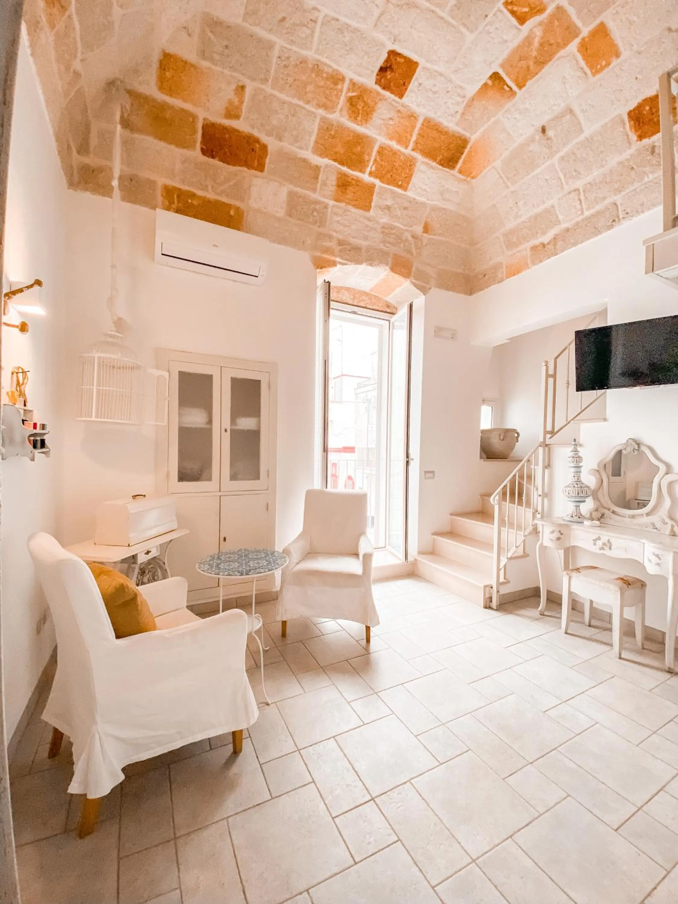 Photo of the whole room in Karen House B&B