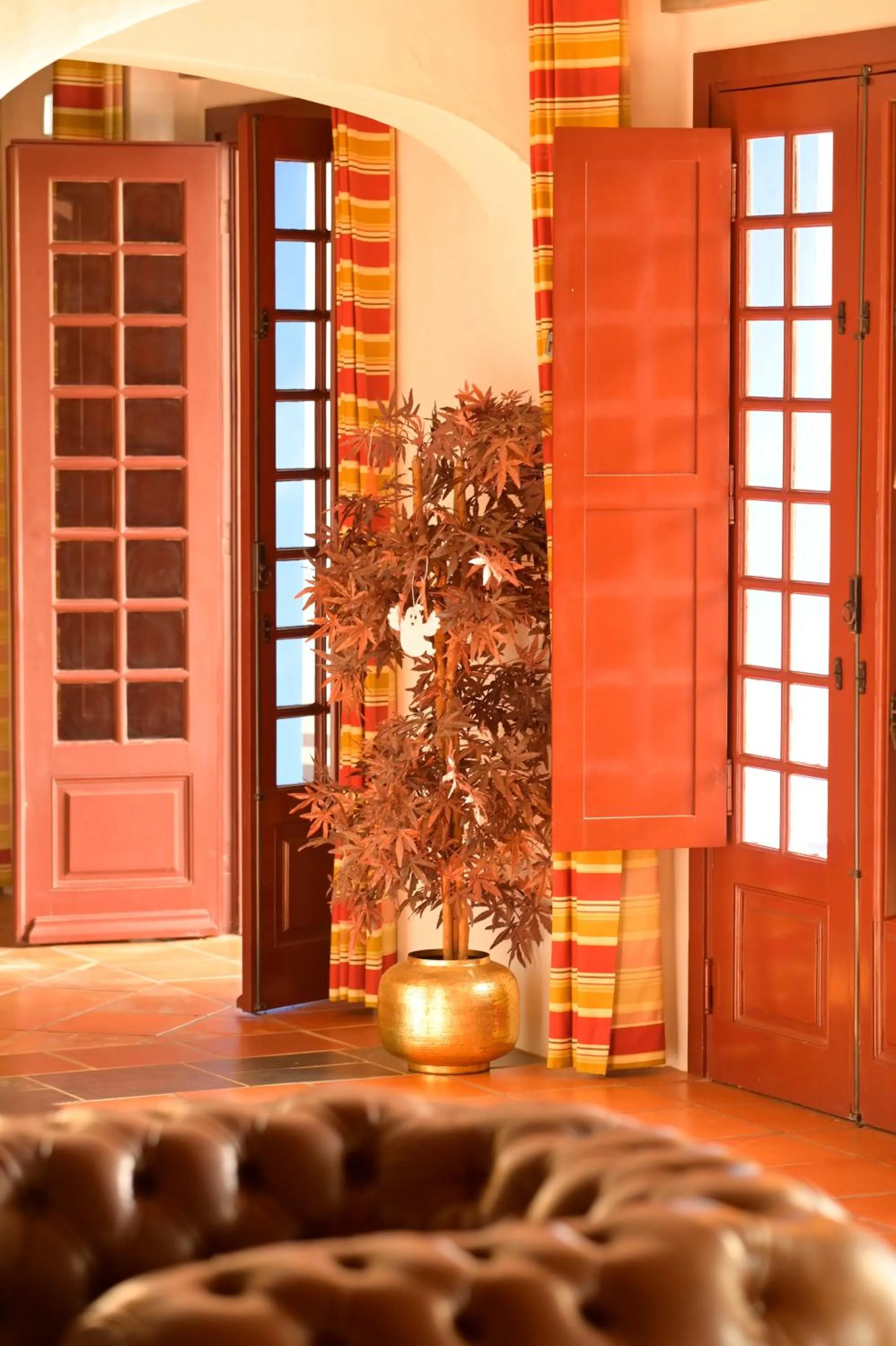 Living room in Horta da Moura by WOT Signature