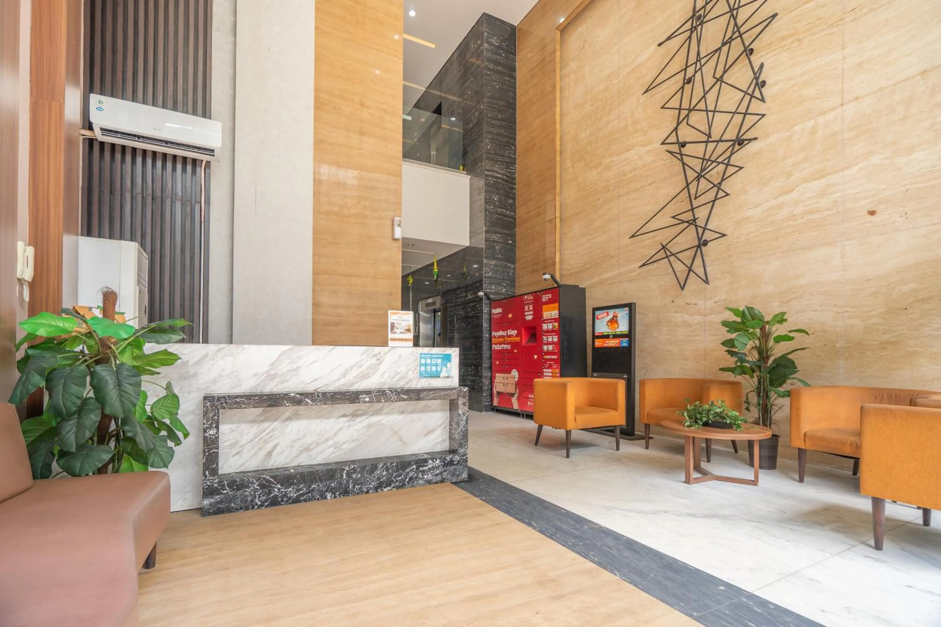 Seating area in ROKET ROOM Majestic By Reccoma