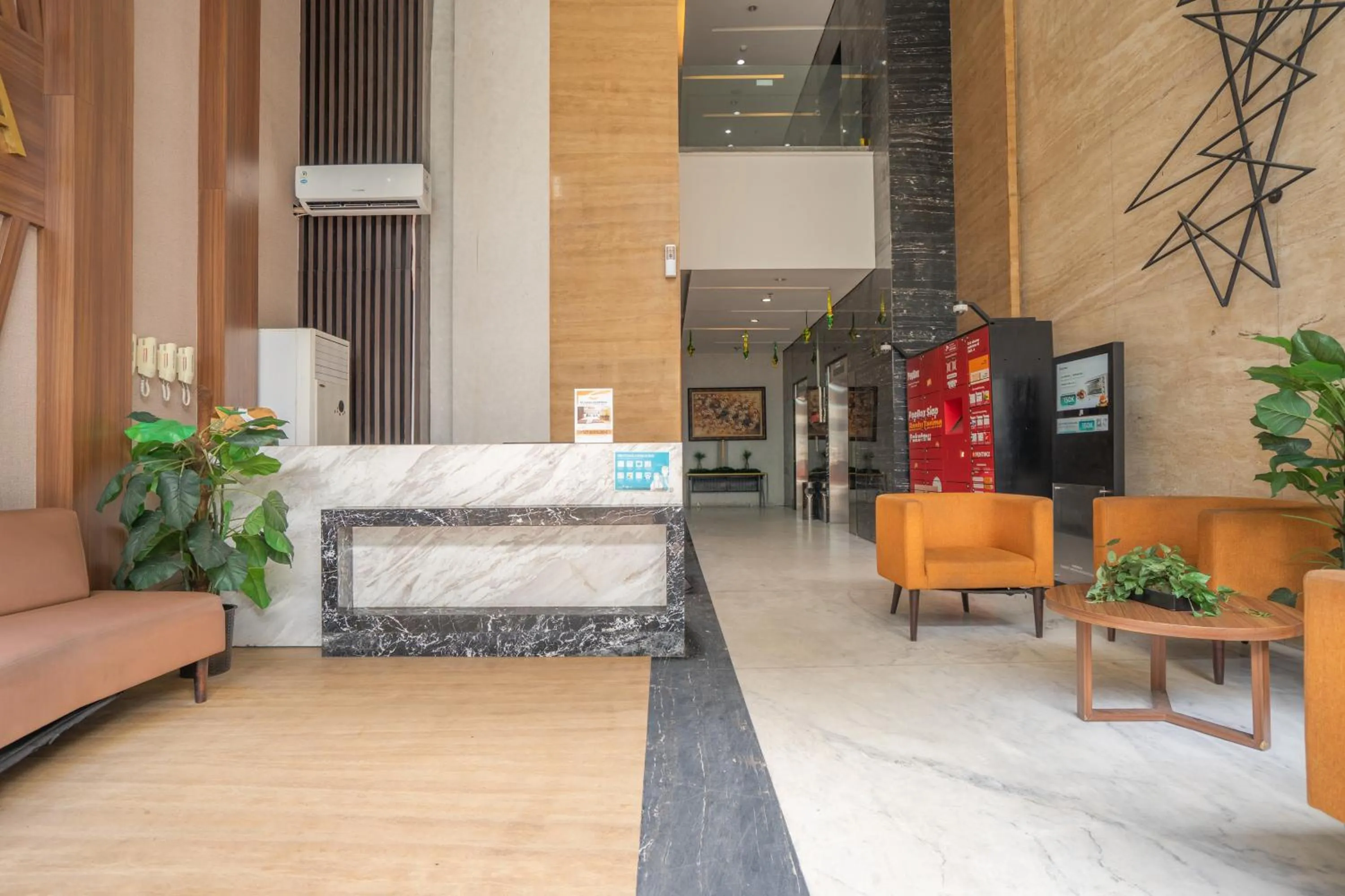 Seating area in ROKET ROOM Majestic By Reccoma