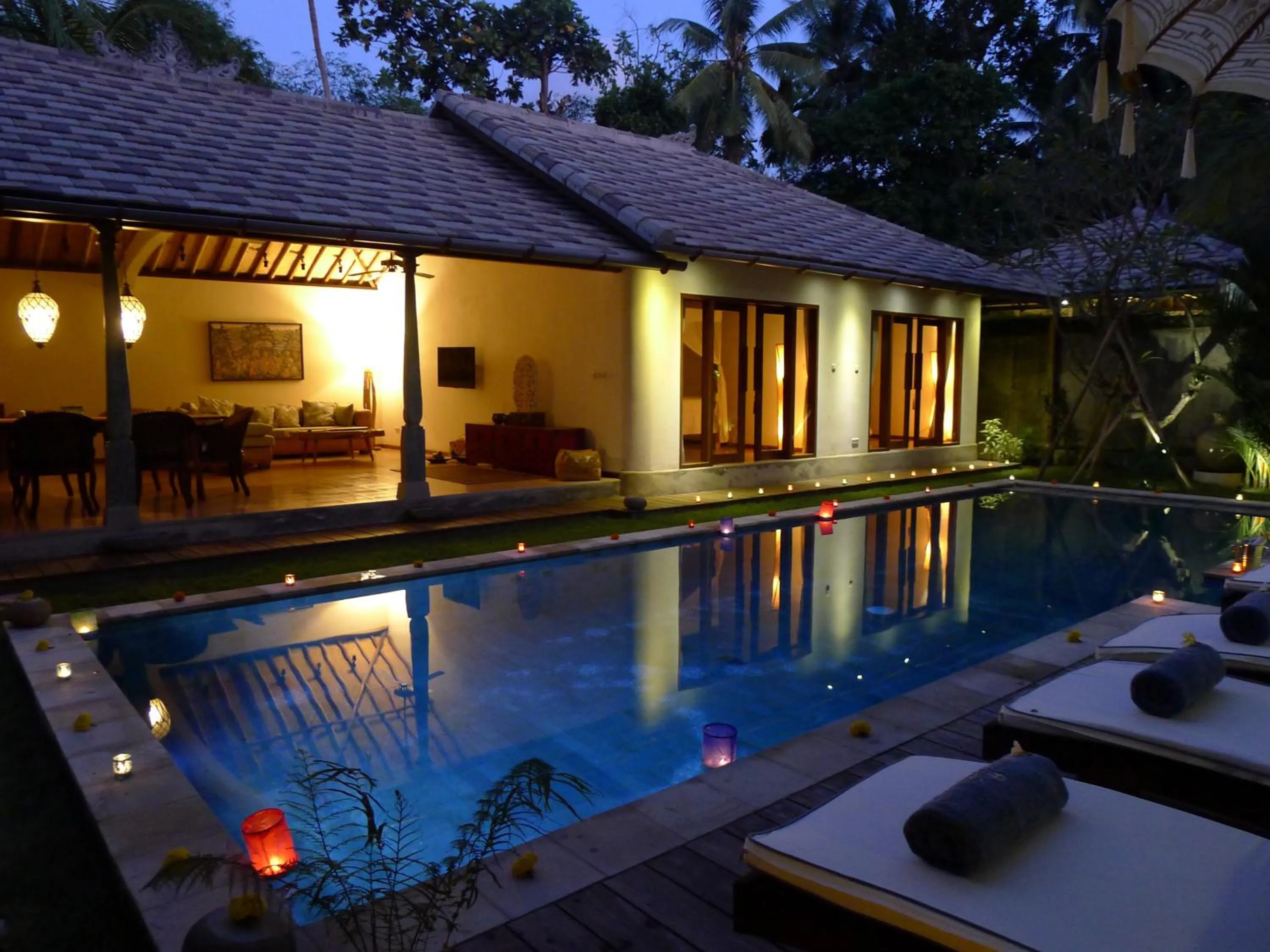 Night in Cili Emas Oceanside Resort